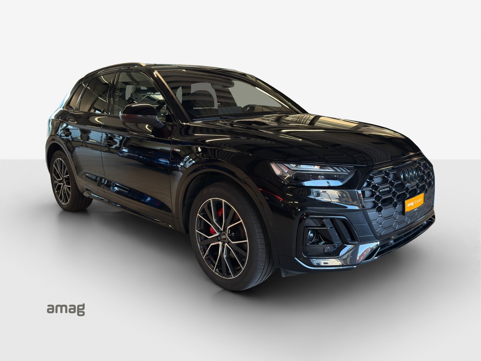 AUDI Q5 40 TDI Black Edition quattro S-tronic-image-5