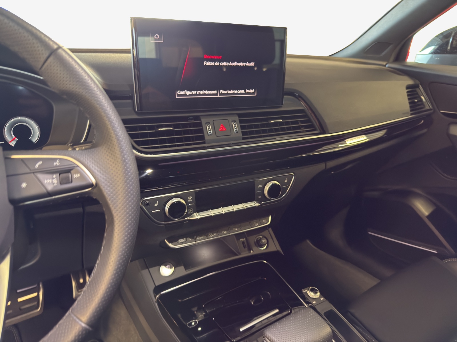 AUDI Q5 40 TDI Black Edition quattro S-tronic-image-10