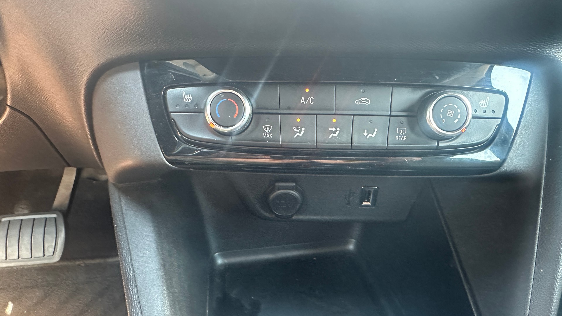 OPEL Corsa 1.2 TP Edition-image-9