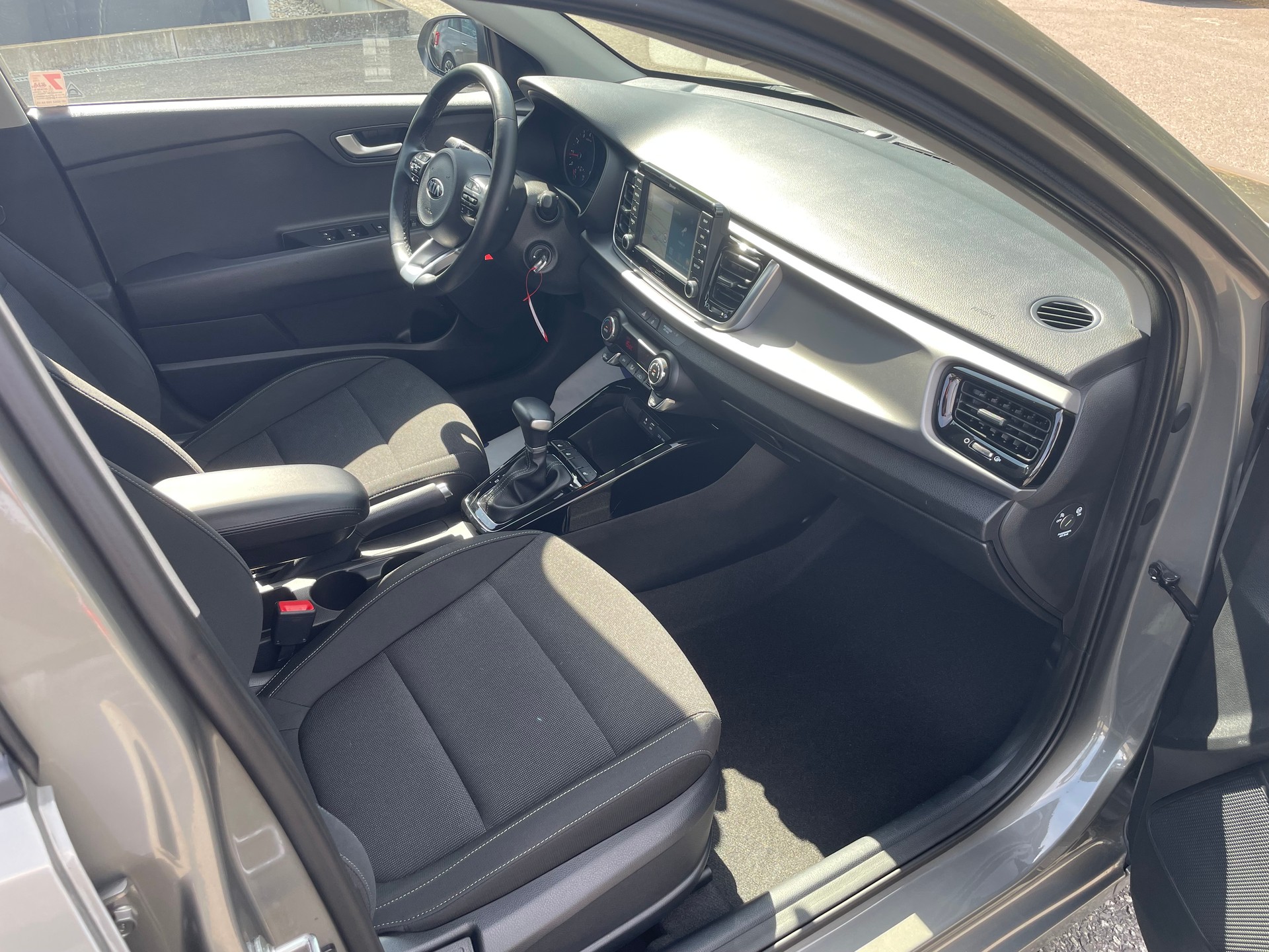 KIA Rio 1.4 CVVT Swiss City Line Automatic-image-8