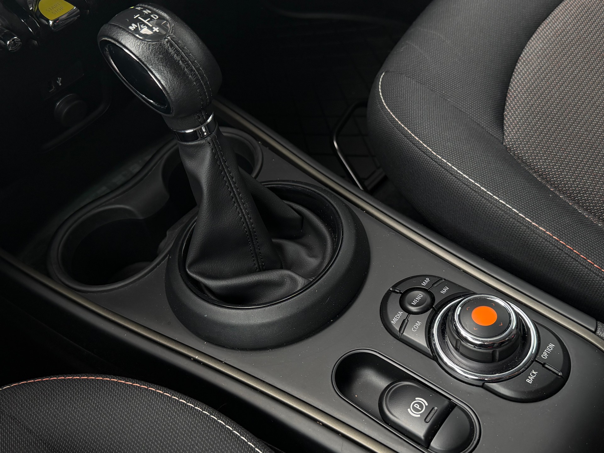 MINI Countryman Cooper SE ALL4 PHEV Steptronic-image-11