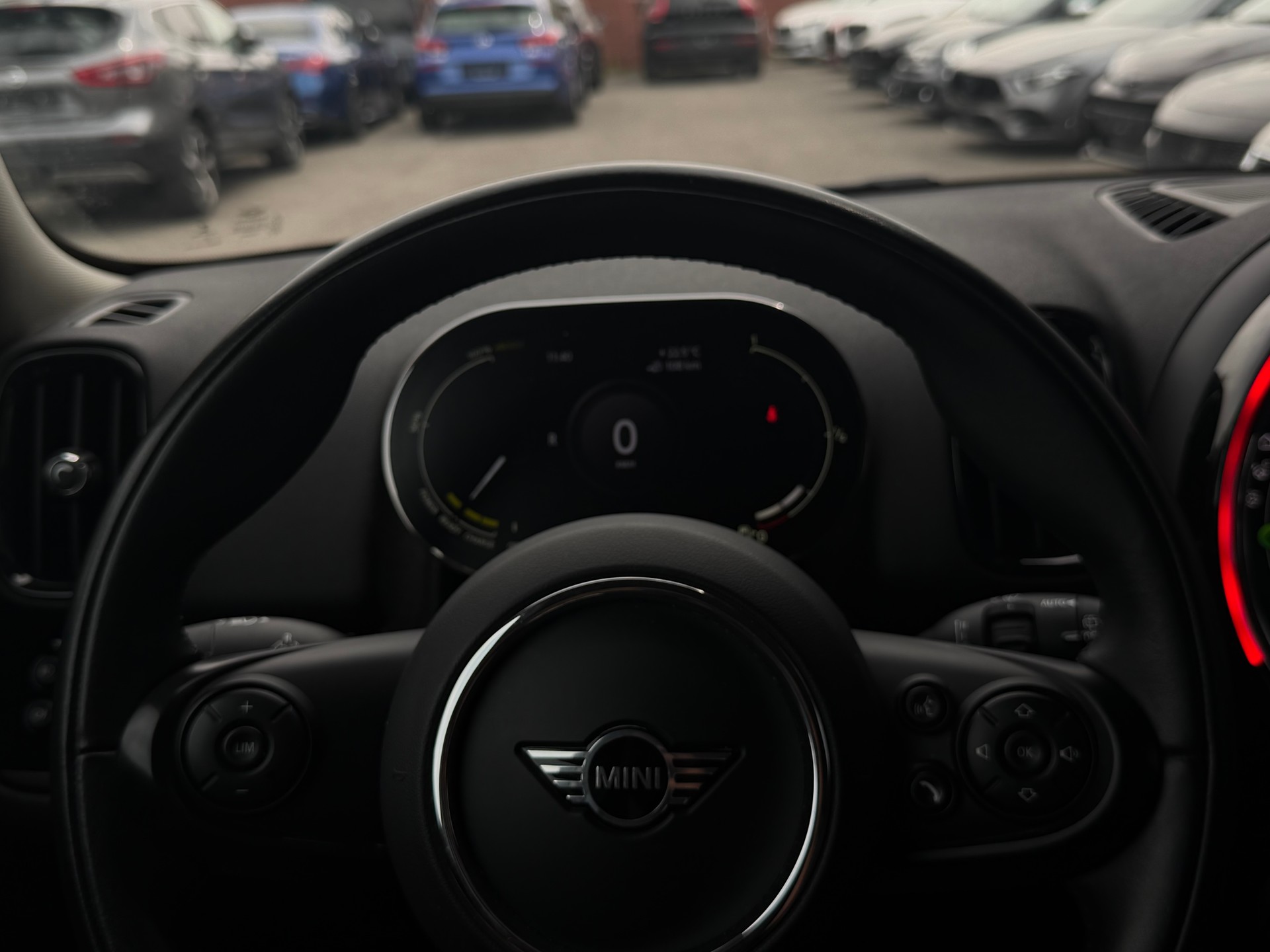 MINI Countryman Cooper SE ALL4 PHEV Steptronic-image-6