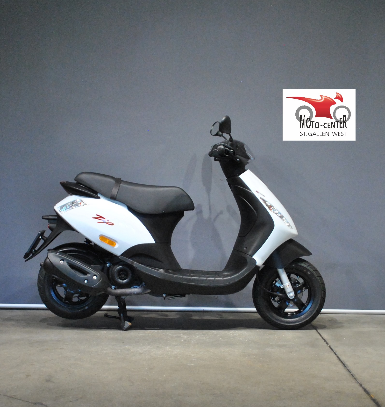 PIAGGIO Zip 50 4-T (45km/h)-showroom-element-1