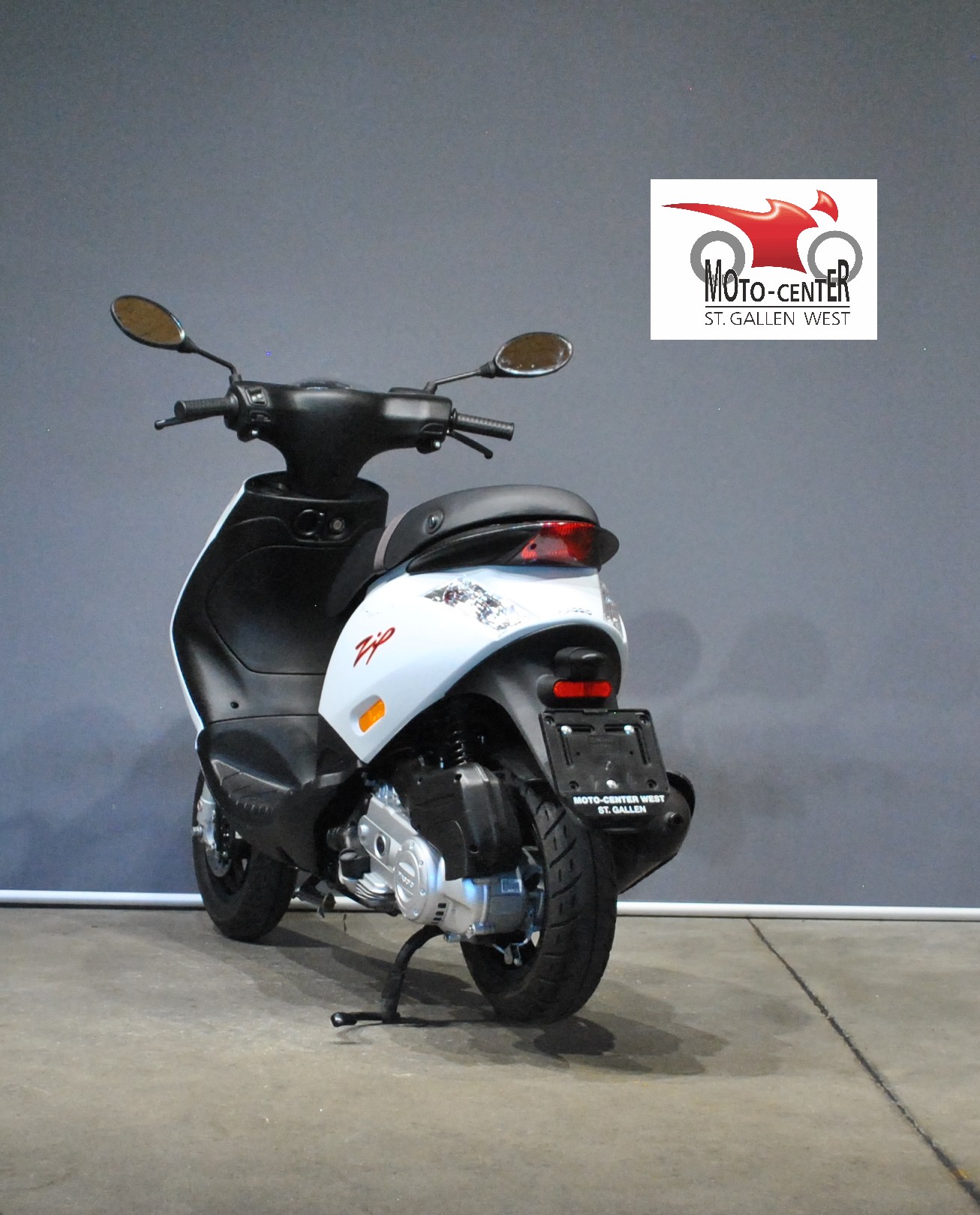 PIAGGIO Zip 50 4-T (45km/h)-showroom-element-3