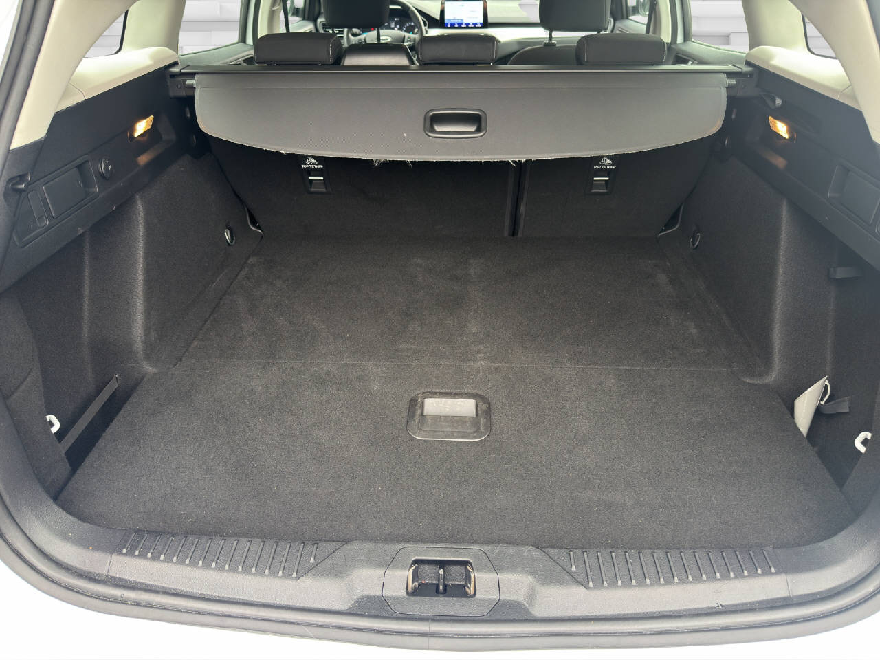 FORD Focus Station Wagon 1.5 EcoBlue 120 Trend+-image-11
