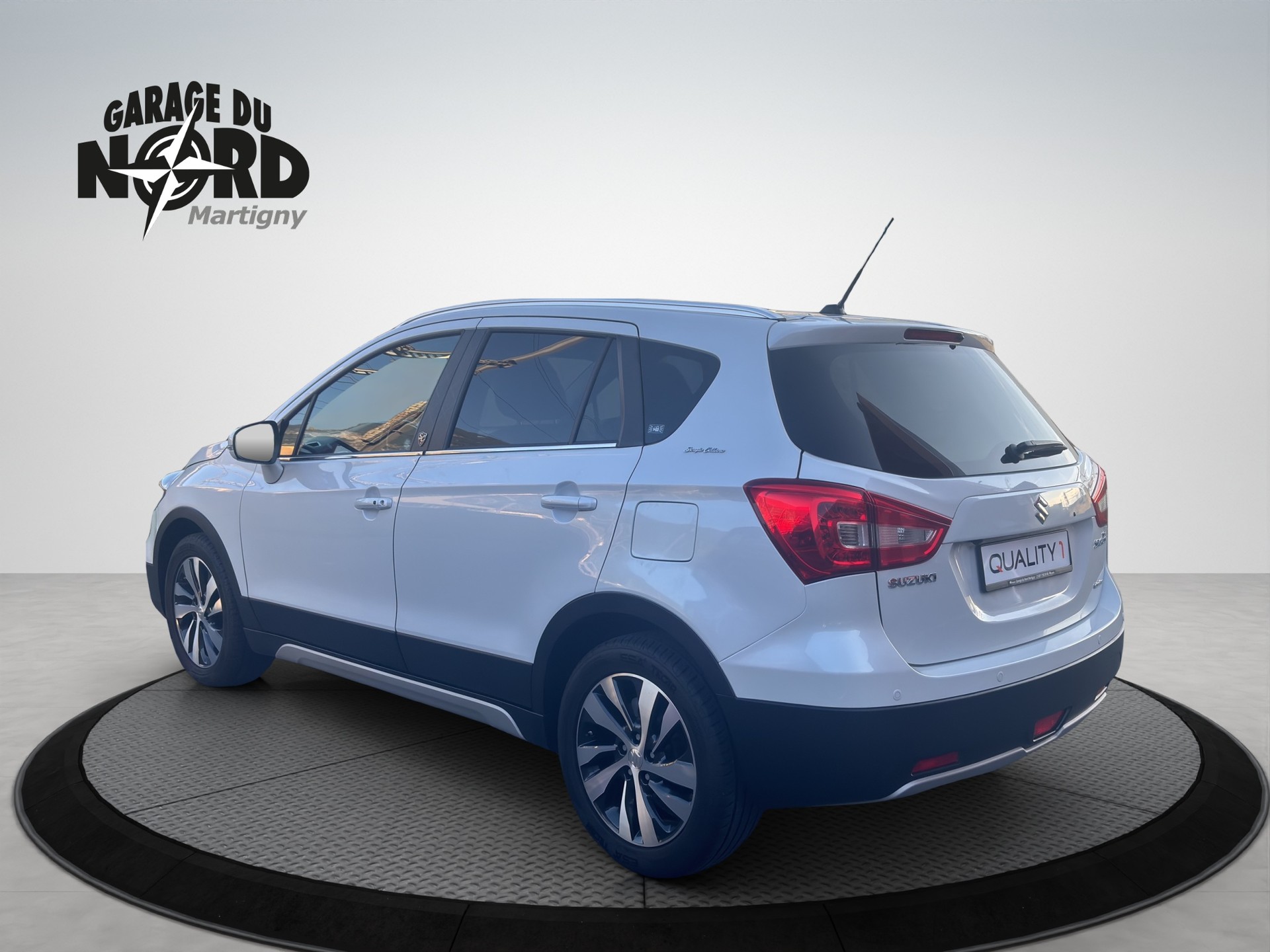 SUZUKI SX4 S-Cross 1.4 16VSergio Cellano Top 4WD Autom.-image-3