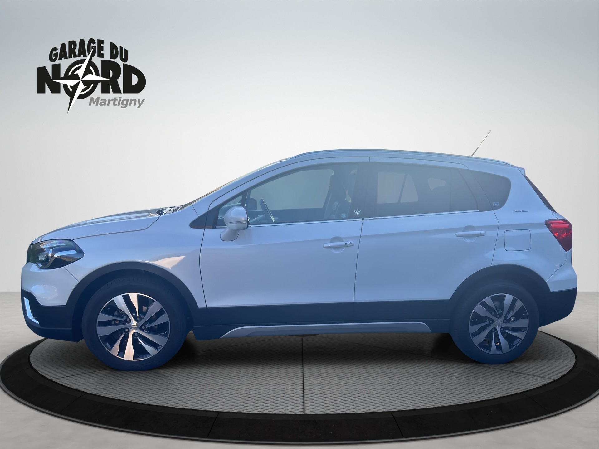 SUZUKI SX4 S-Cross 1.4 16VSergio Cellano Top 4WD Autom.-image-2