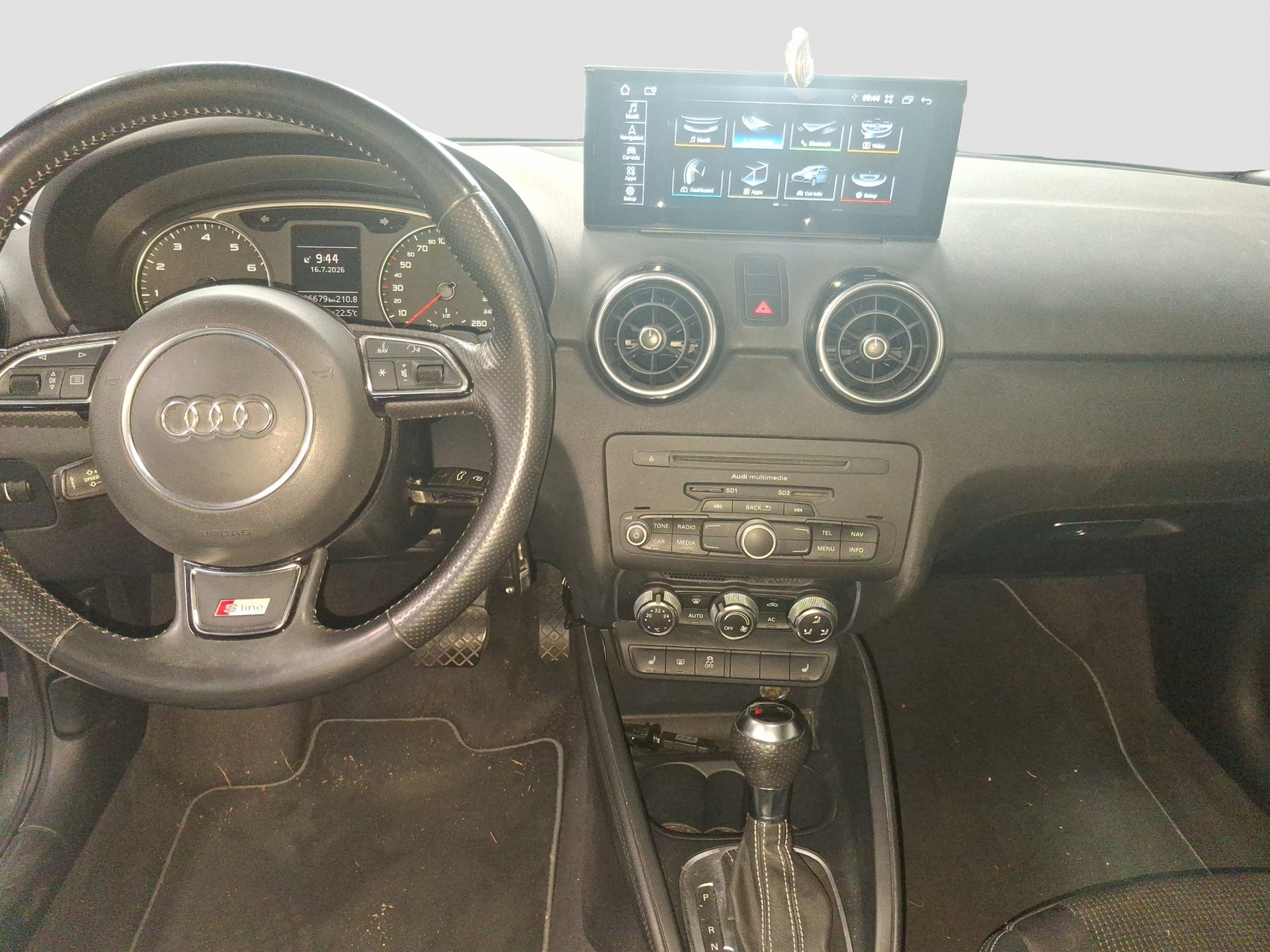 AUDI A1 Sportback Sport 1.4 TFSI Ambition S-tronic-image-9