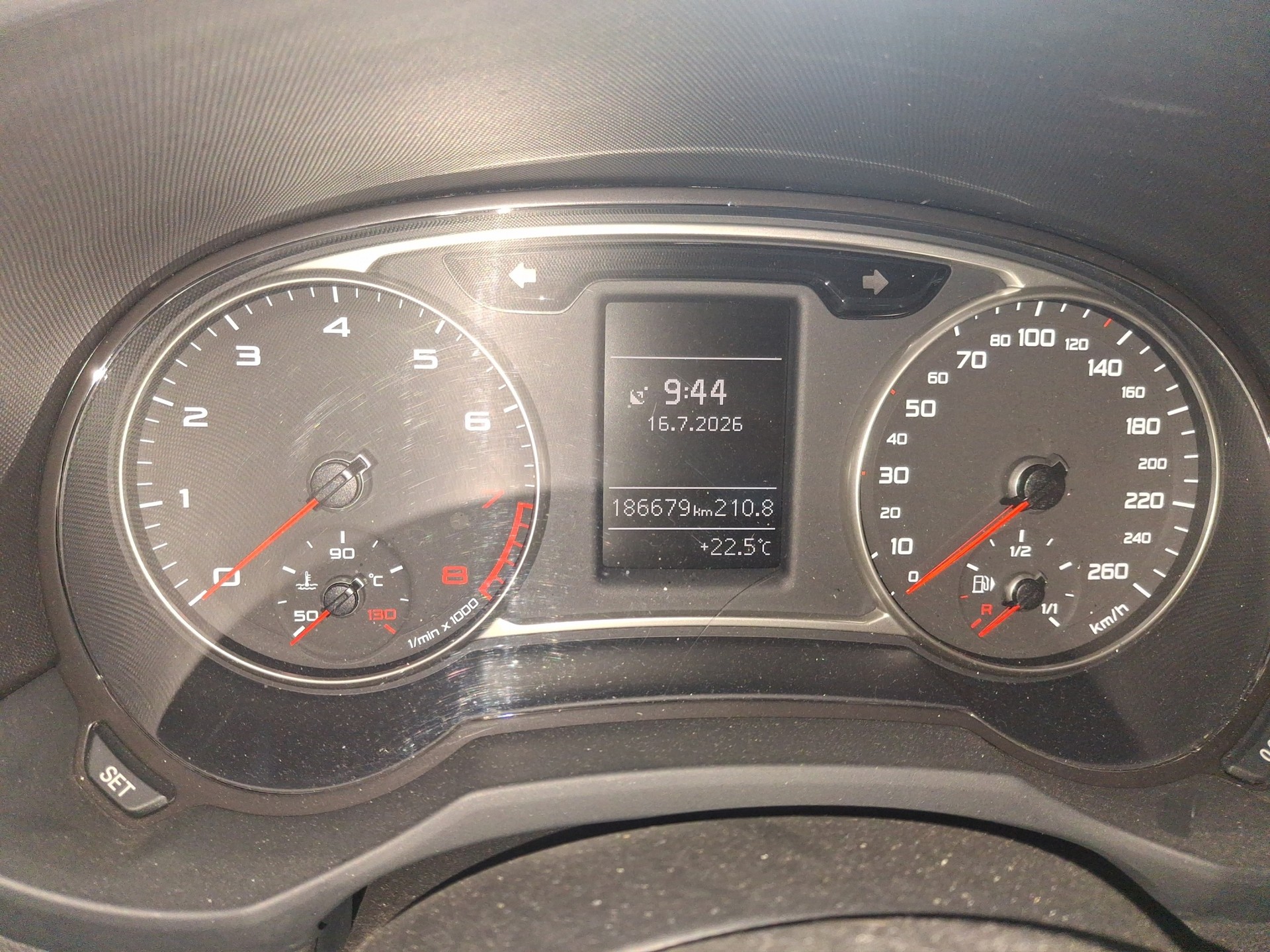 AUDI A1 Sportback Sport 1.4 TFSI Ambition S-tronic-image-11
