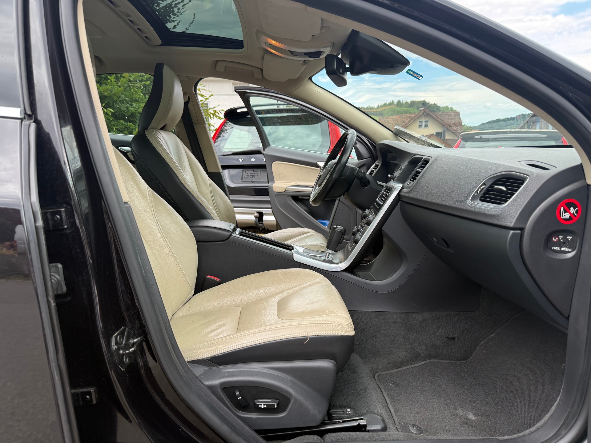 VOLVO S60 D5 Summum Geartronic-image-7