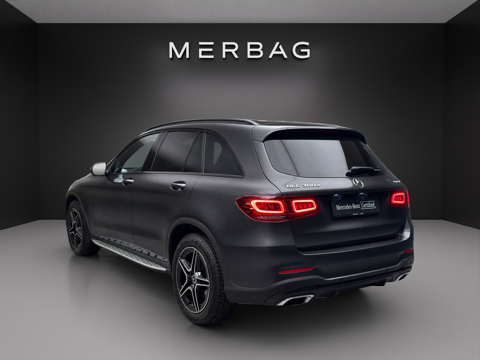 MERCEDES-BENZ GLC 300 d AMG Line 4Matic-image-3