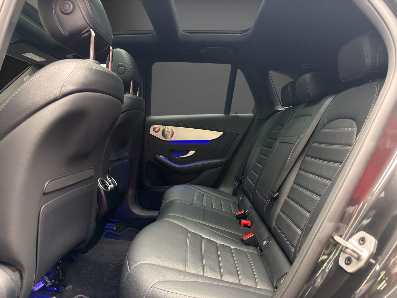 MERCEDES-BENZ GLC 300 d AMG Line 4Matic-image-10
