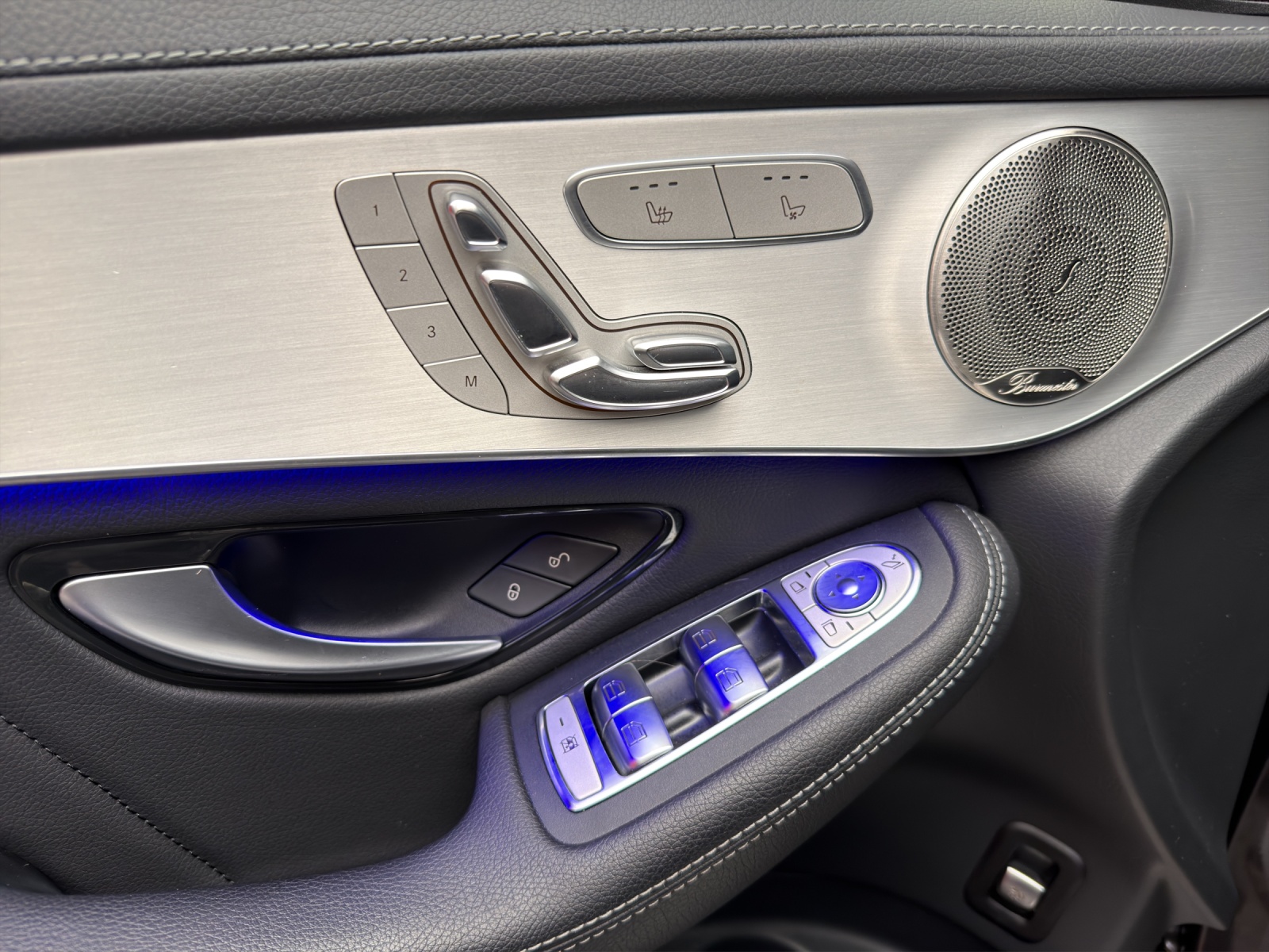 MERCEDES-BENZ GLC 300 d AMG Line 4Matic-image-12