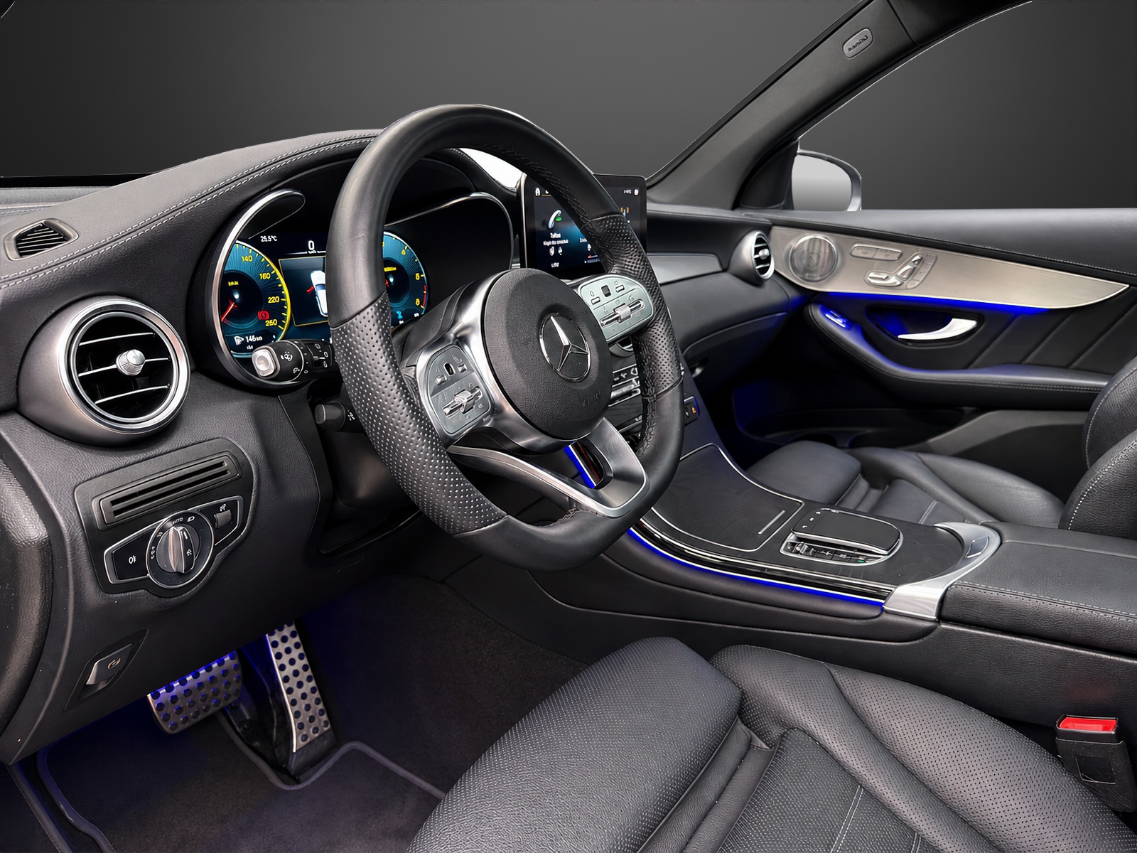 MERCEDES-BENZ GLC 300 d AMG Line 4Matic-image-7