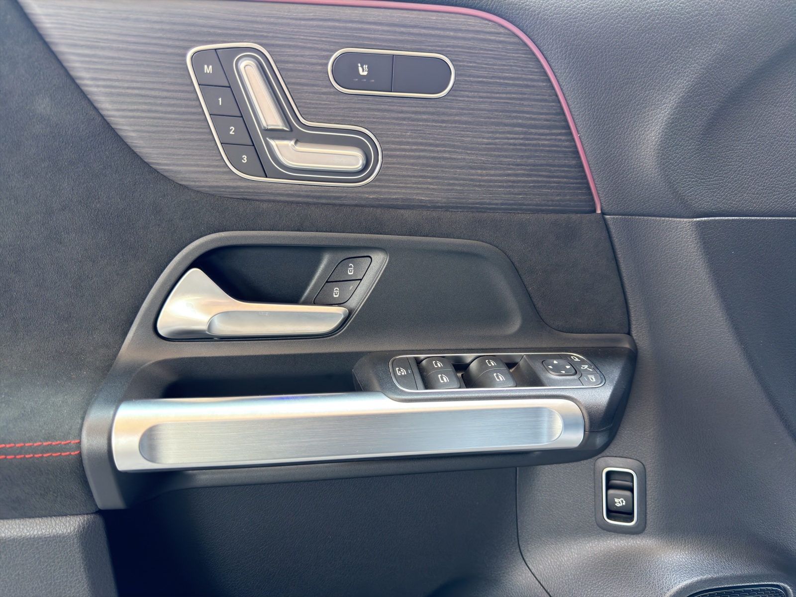 MERCEDES-BENZ EQB 350 AMG Line 4matic-image-12