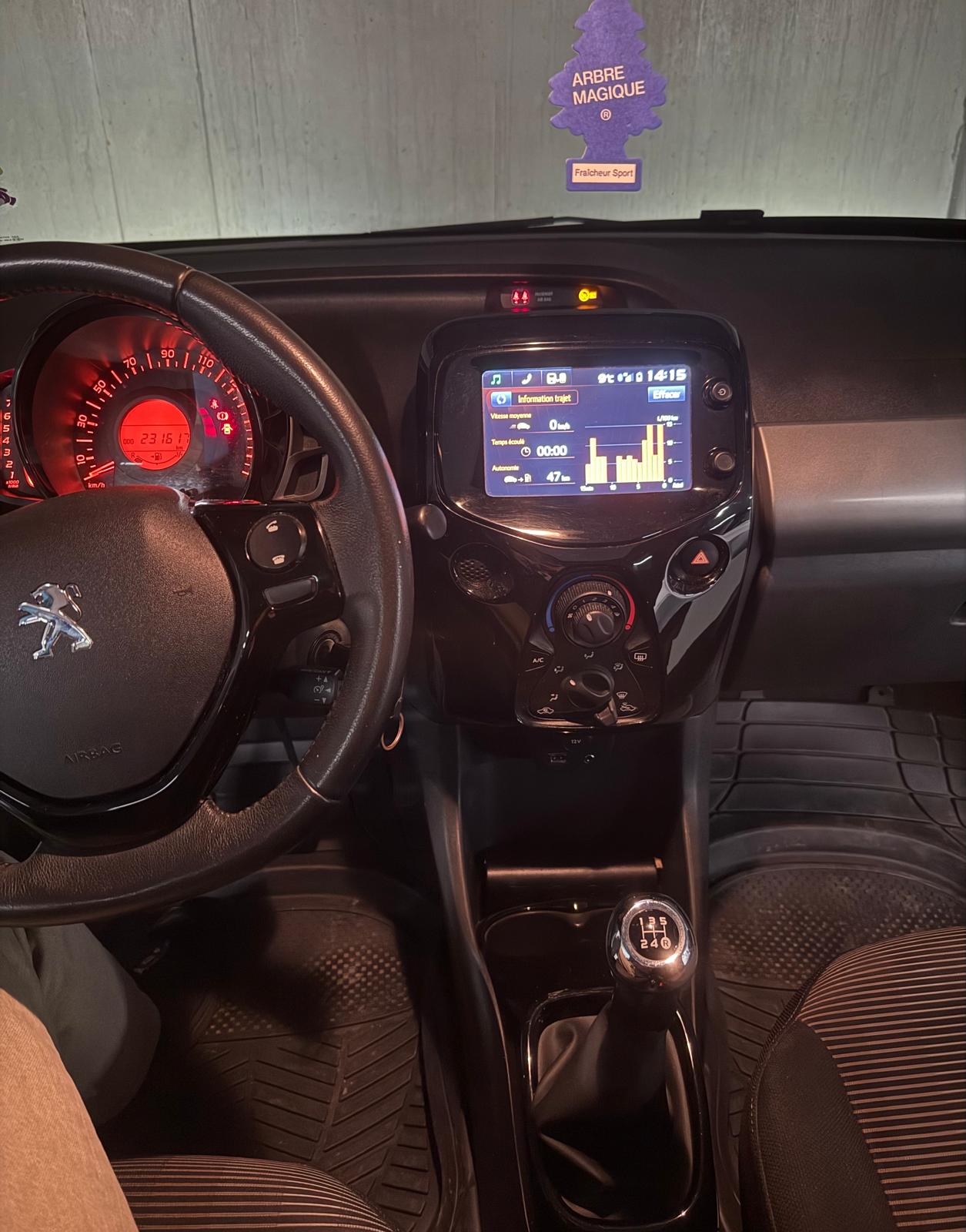 PEUGEOT 1.2 PureTech Allure Top-image-3