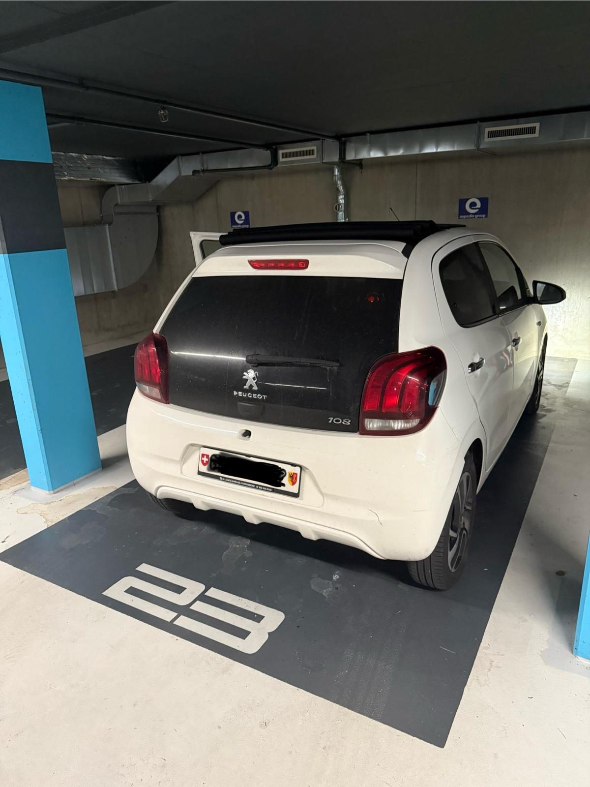 PEUGEOT 1.2 PureTech Allure Top-image-1