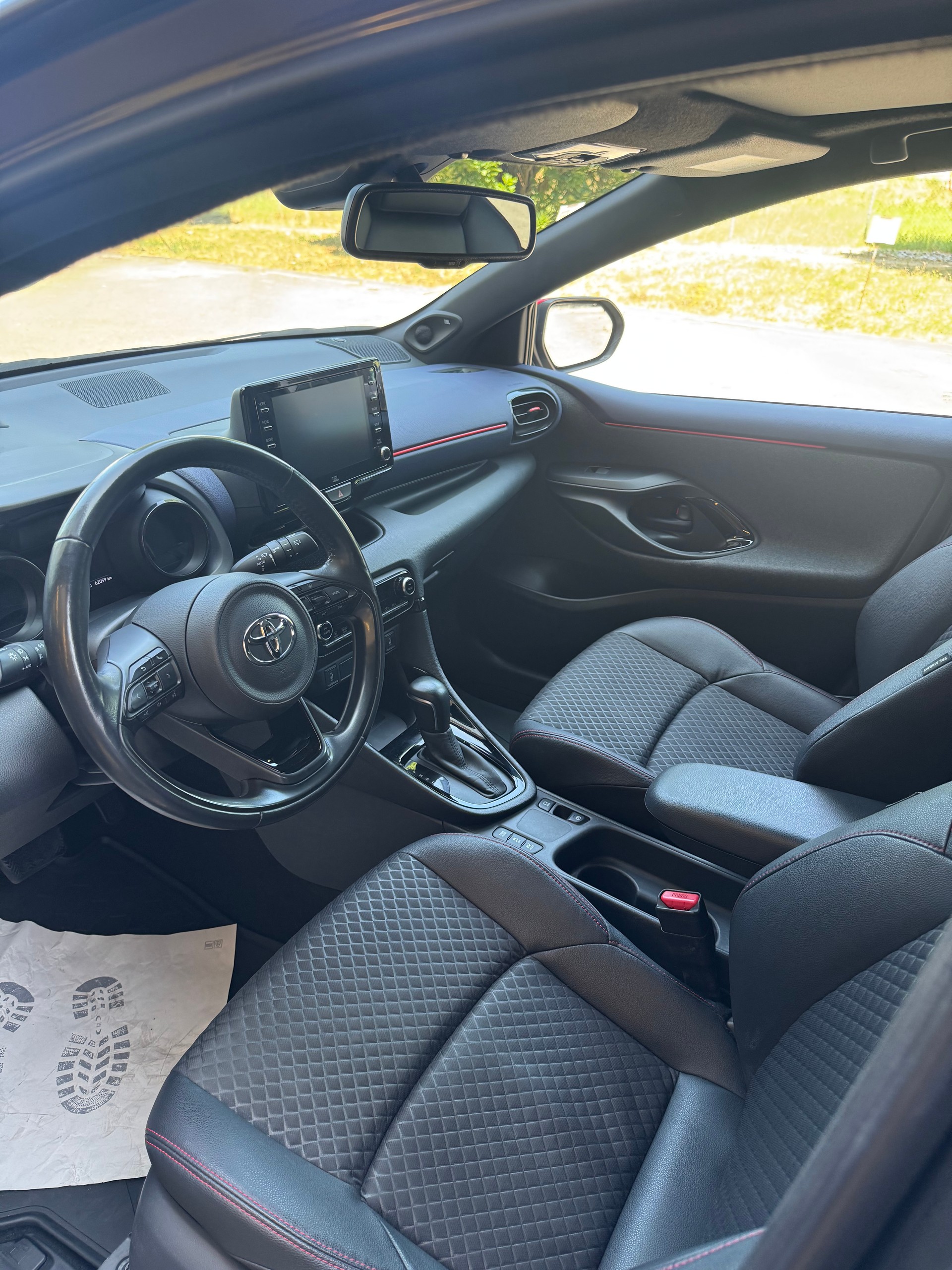 TOYOTA Yaris 1.5 Pop e-CVT-image-5