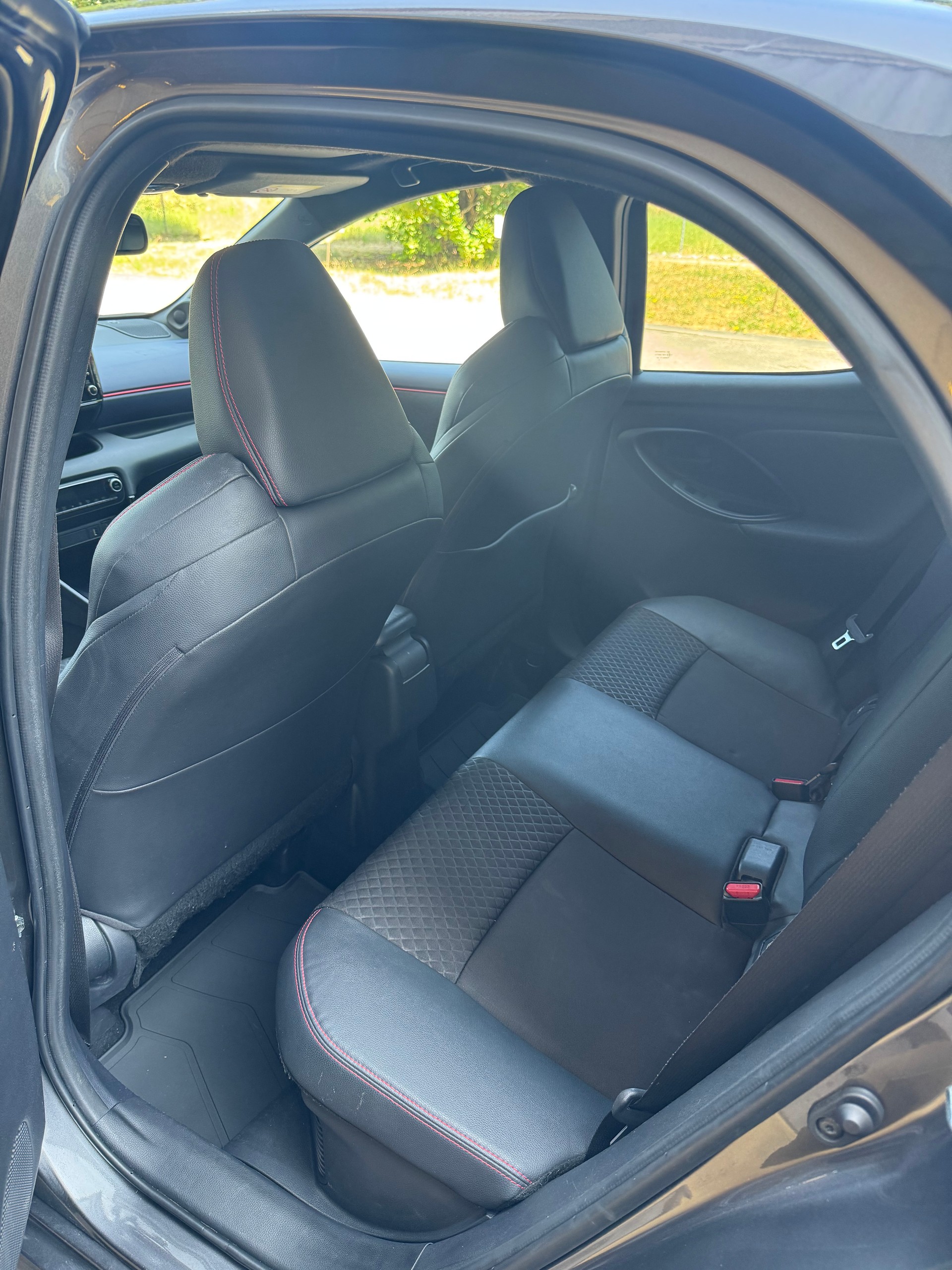 TOYOTA Yaris 1.5 Pop e-CVT-image-3