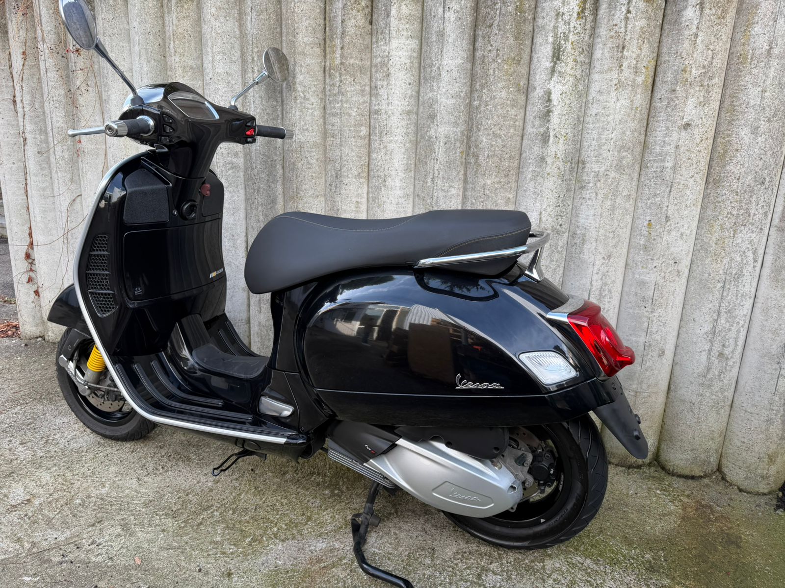 PIAGGIO Vespa GTS 300 HPE Super Tech ABS/ASR-image-2