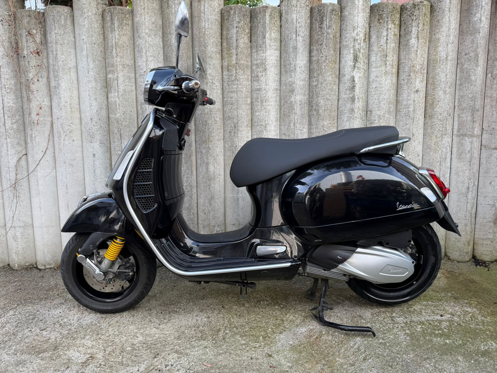PIAGGIO Vespa GTS 300 HPE Super Tech ABS/ASR-image-1