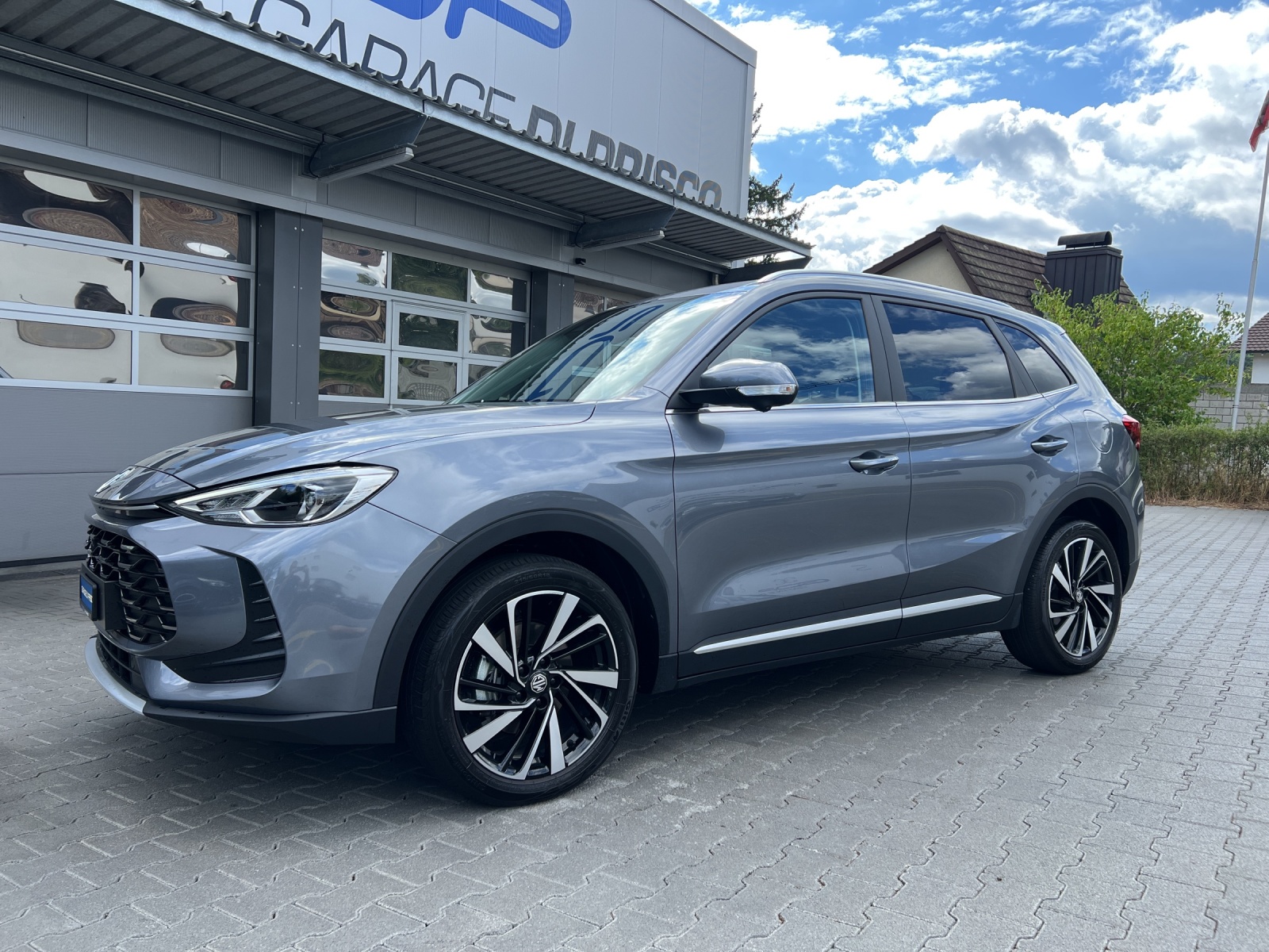 MG ZS 1.5 HEV Luxury-image-0