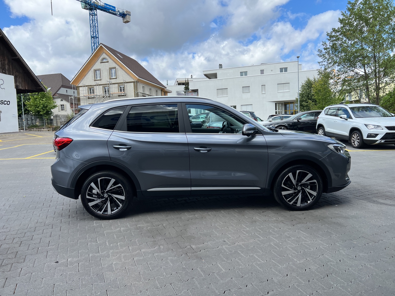 MG ZS 1.5 HEV Luxury-image-4