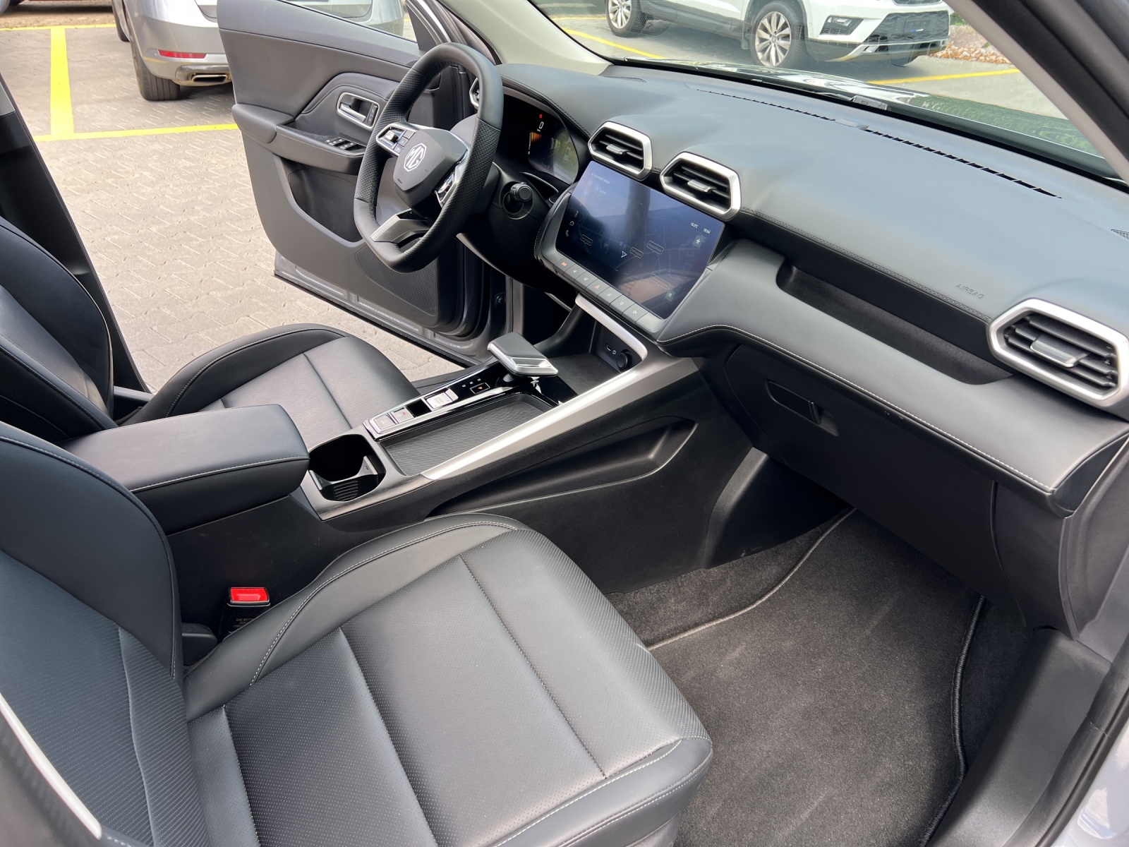 MG ZS 1.5 HEV Luxury-image-6
