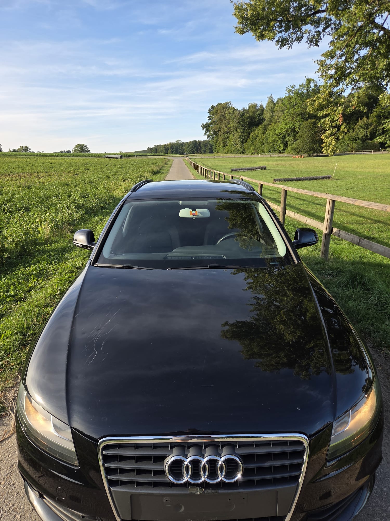 AUDI A4 Avant 2.0 TDI-image-1
