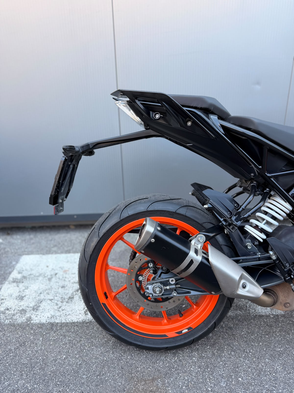 KTM 390 Duke-image-4