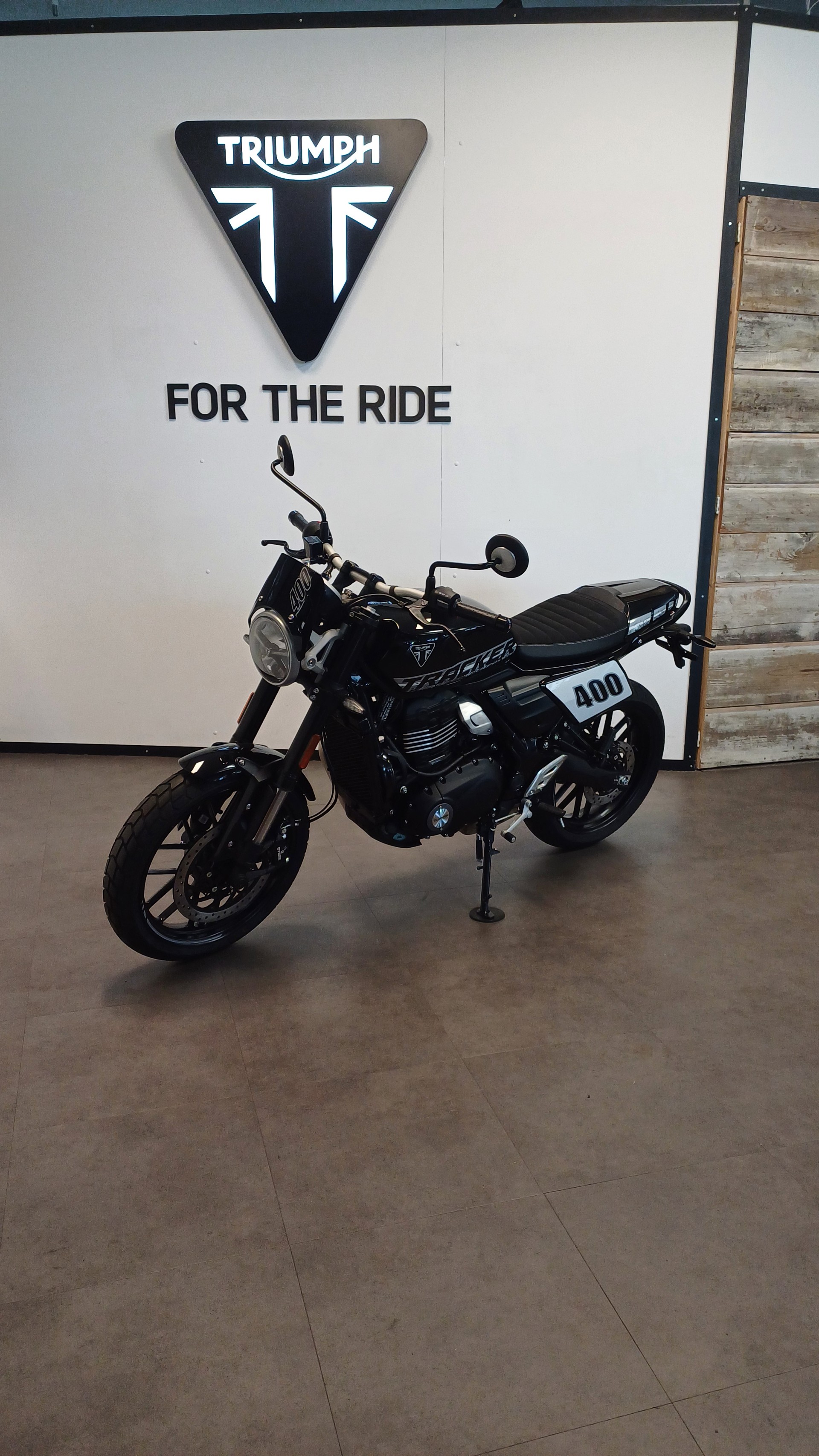 TRIUMPH Triumph Tracker 400 " Avantage 500.- Permis A2 "+ Offre Leasing 0%* !!-image-1
