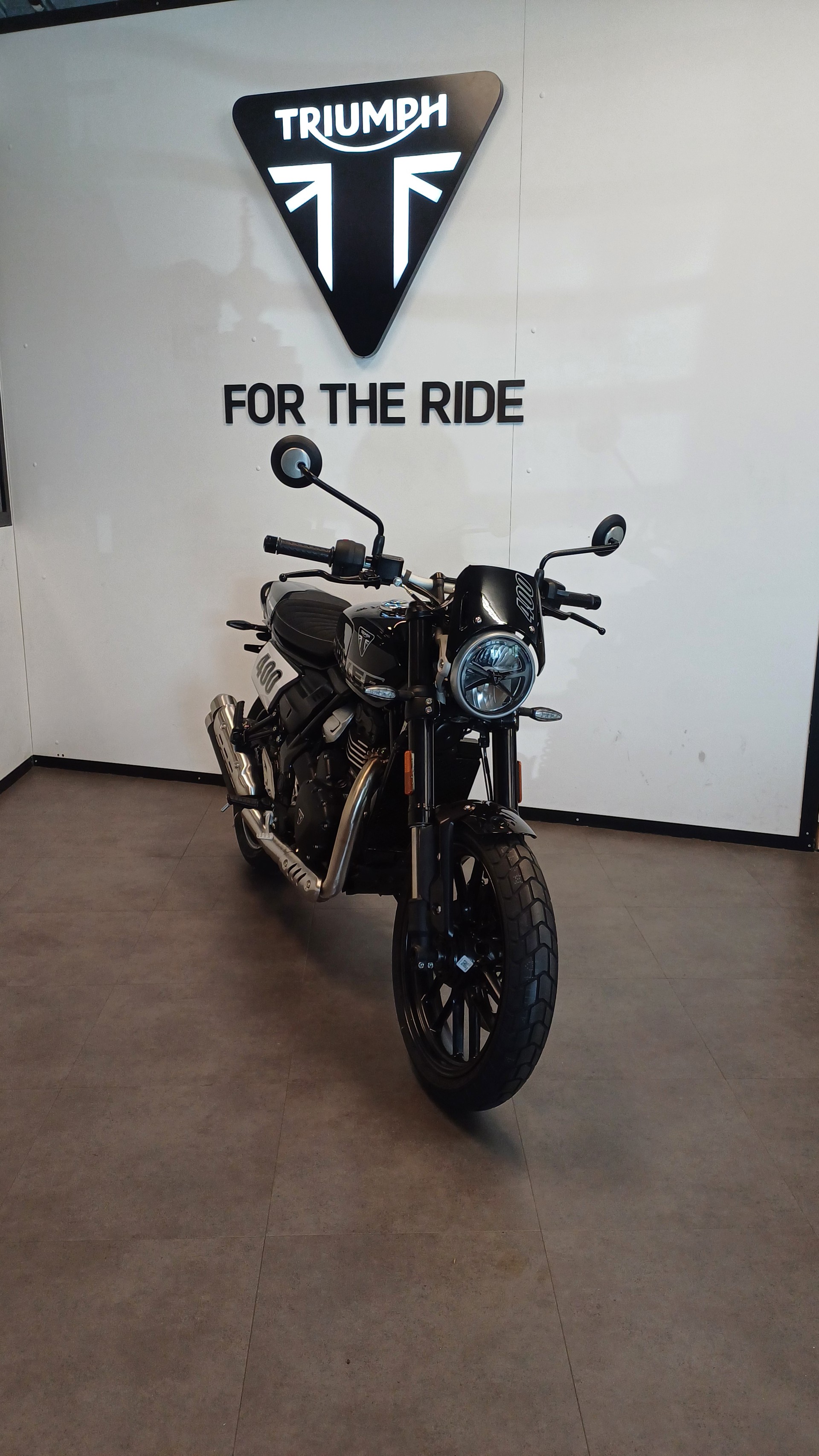 TRIUMPH Triumph Tracker 400 " Avantage 500.- Permis A2 "+ Offre Leasing 0%* !!-image-4