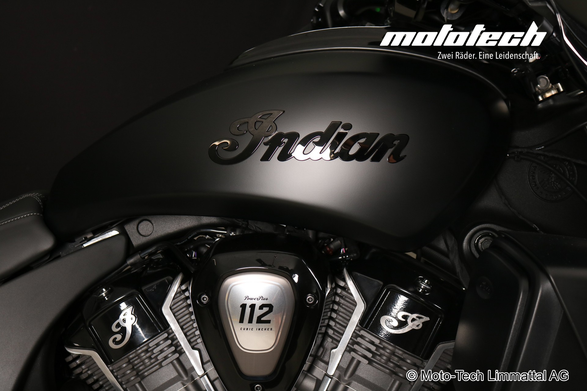 INDIAN Roadmaster Power Plus Dark Horse-image-9