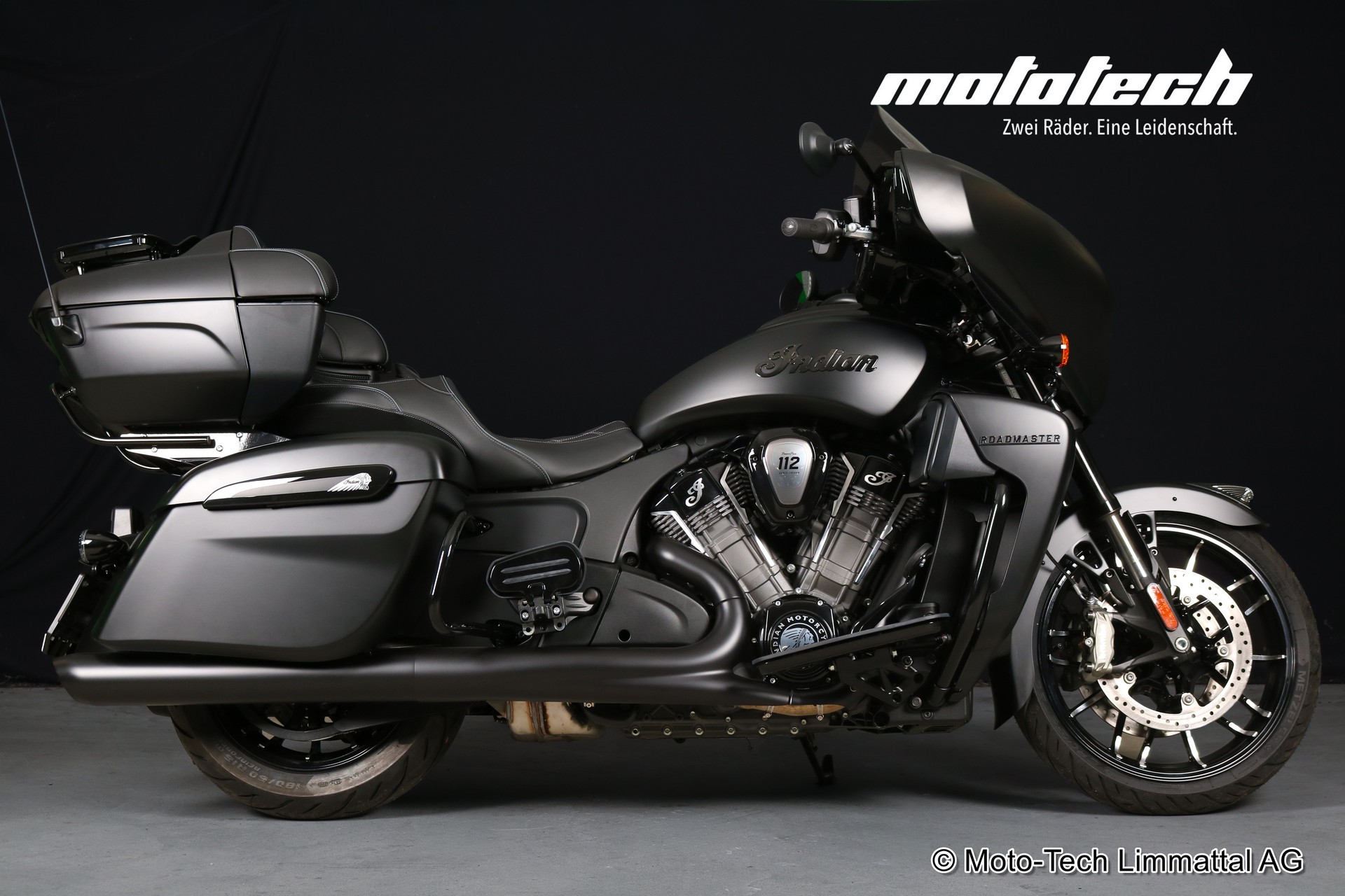 INDIAN Roadmaster Power Plus Dark Horse-showroom-element-1