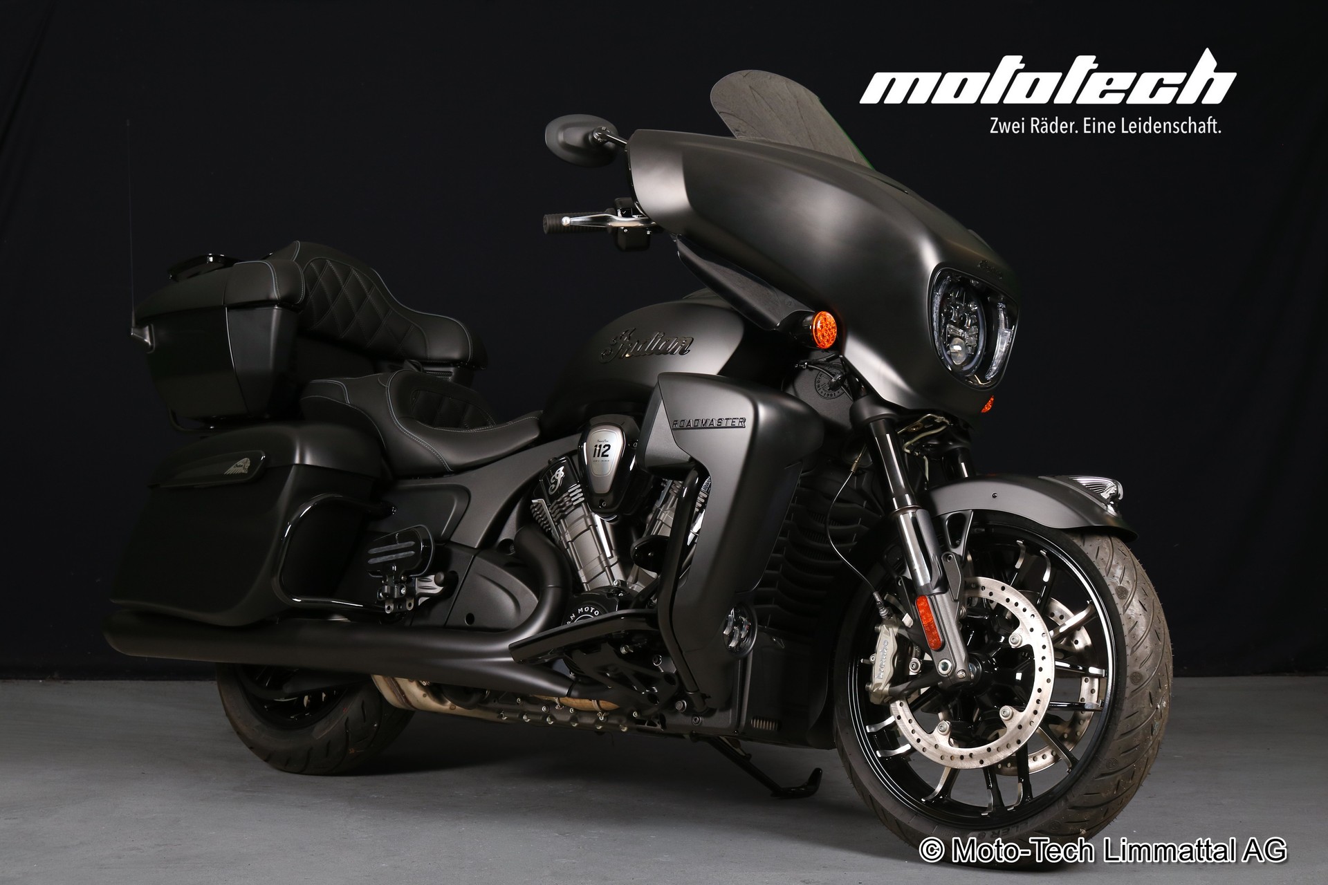 INDIAN Roadmaster Power Plus Dark Horse