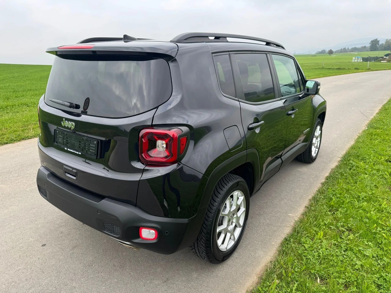JEEP Renegade 1.3 Turbo Limited AWD-image-3