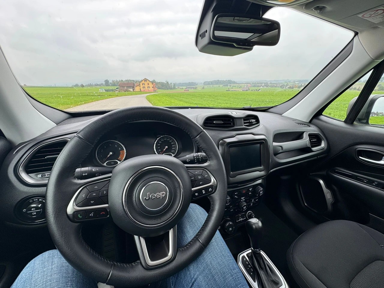 JEEP Renegade 1.3 Turbo Limited AWD-image-10