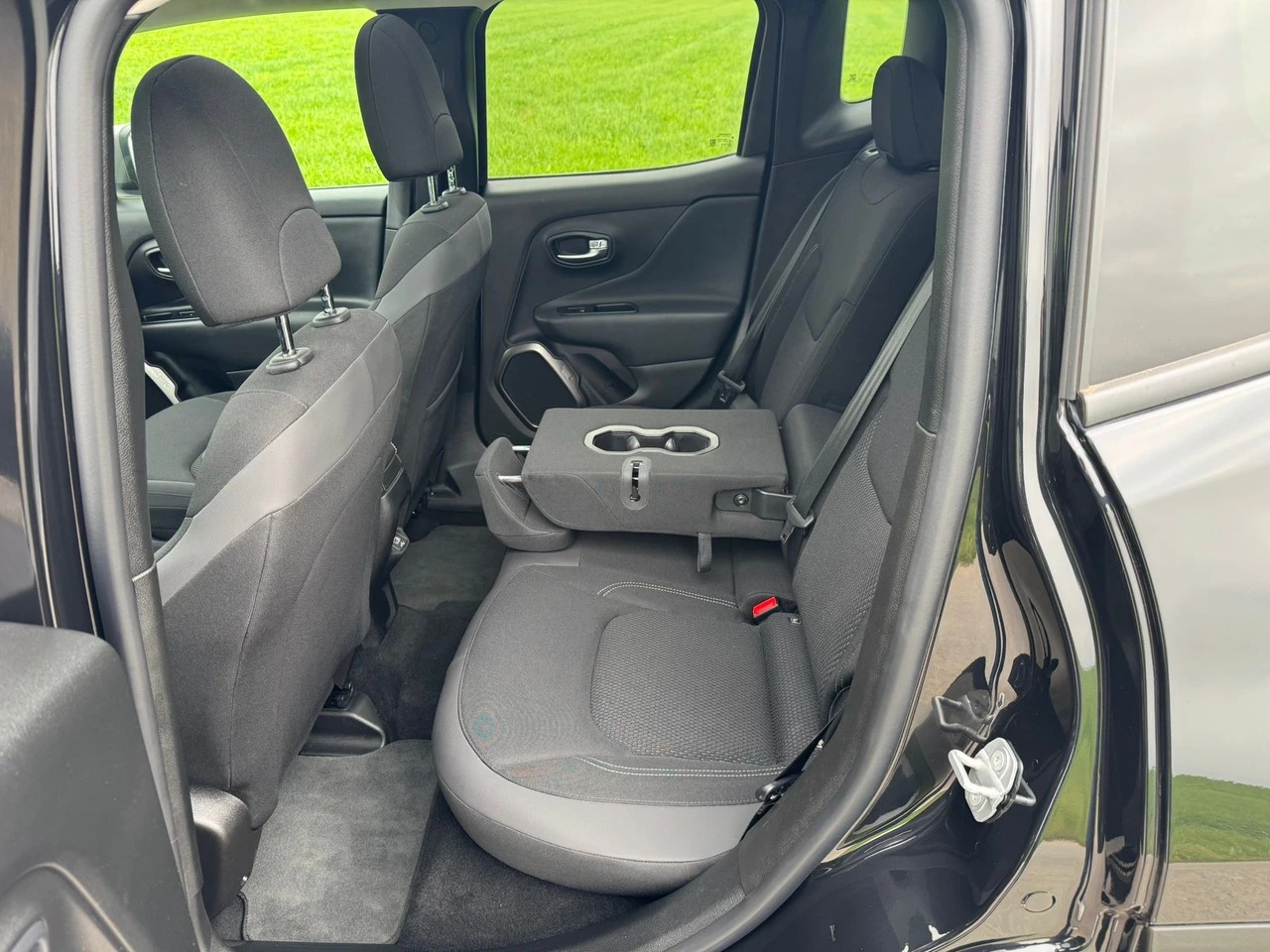 JEEP Renegade 1.3 Turbo Limited AWD-image-9