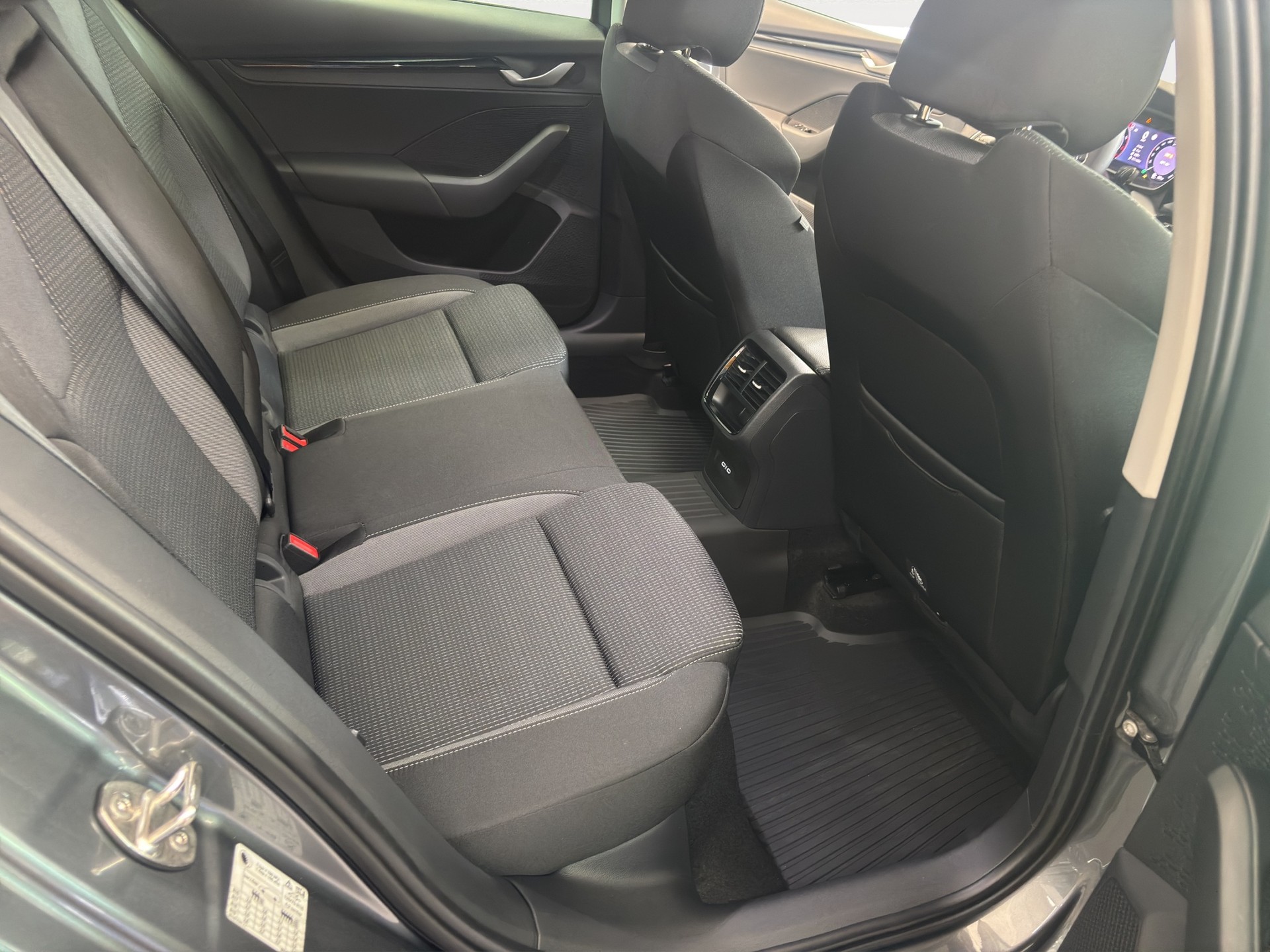 SKODA Octavia Combi 1.5 TSI mHEV DSG Dynamic-image-20