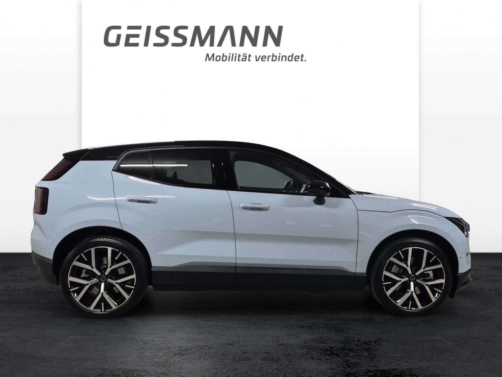 VOLVO EX30 P8 Ultra AWD-showroom-element-3