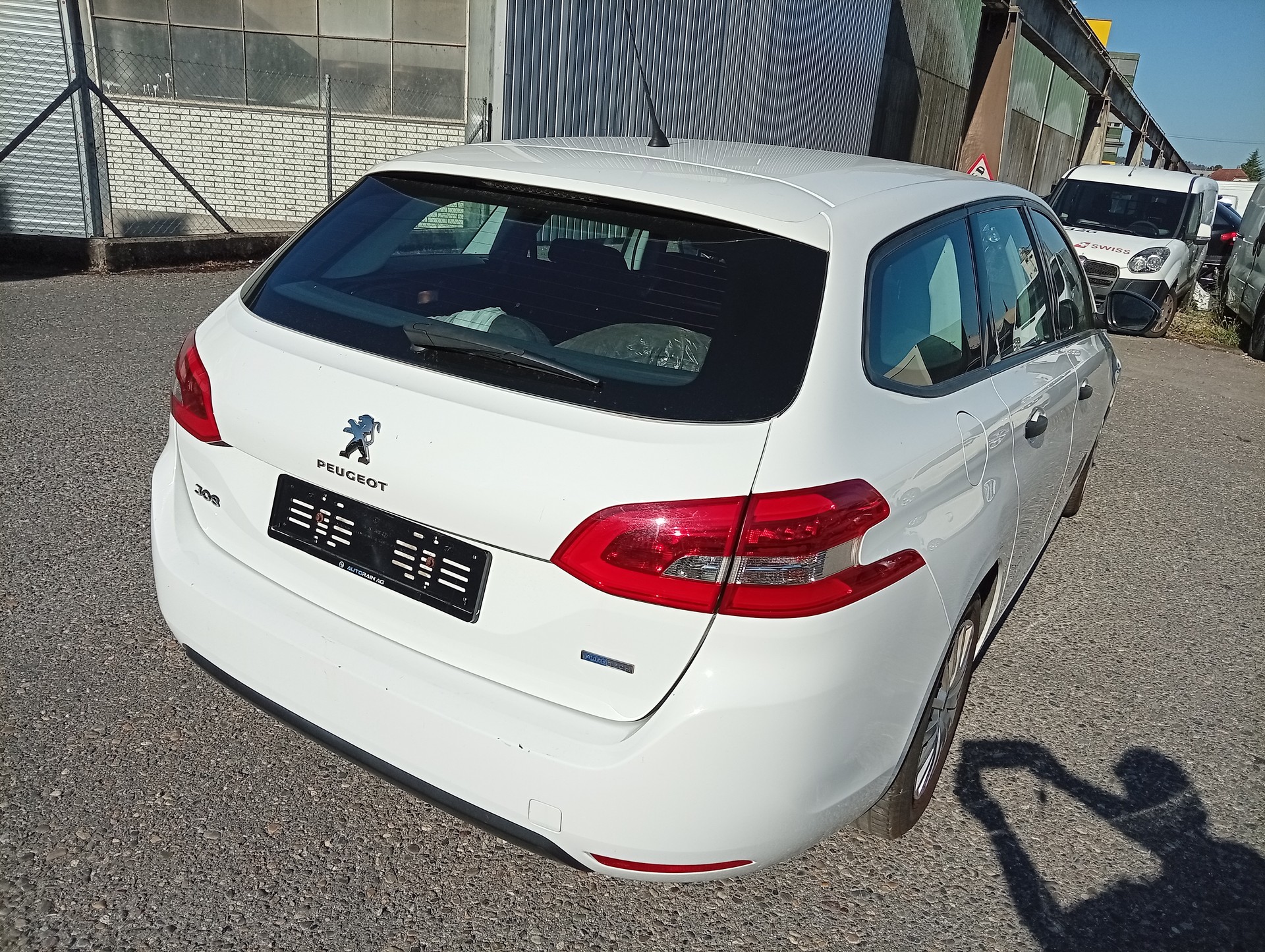 PEUGEOT 308 SW 1.2 THP Business-image-4