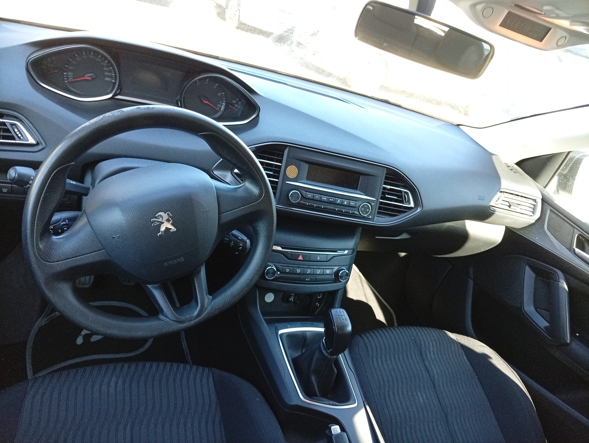 PEUGEOT 308 SW 1.2 THP Business-image-8