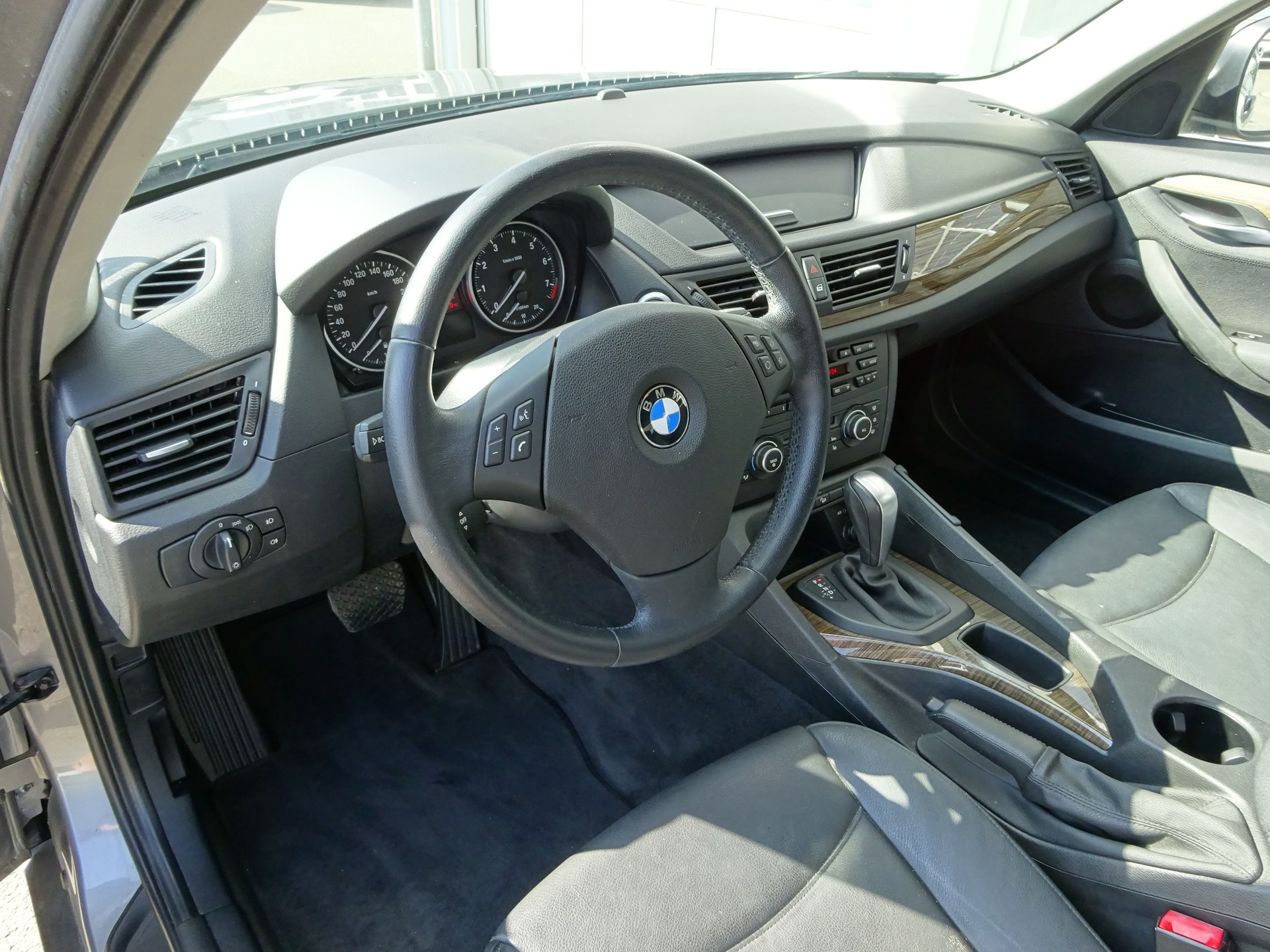 BMW X1 xDrive 25i Steptronic-image-7