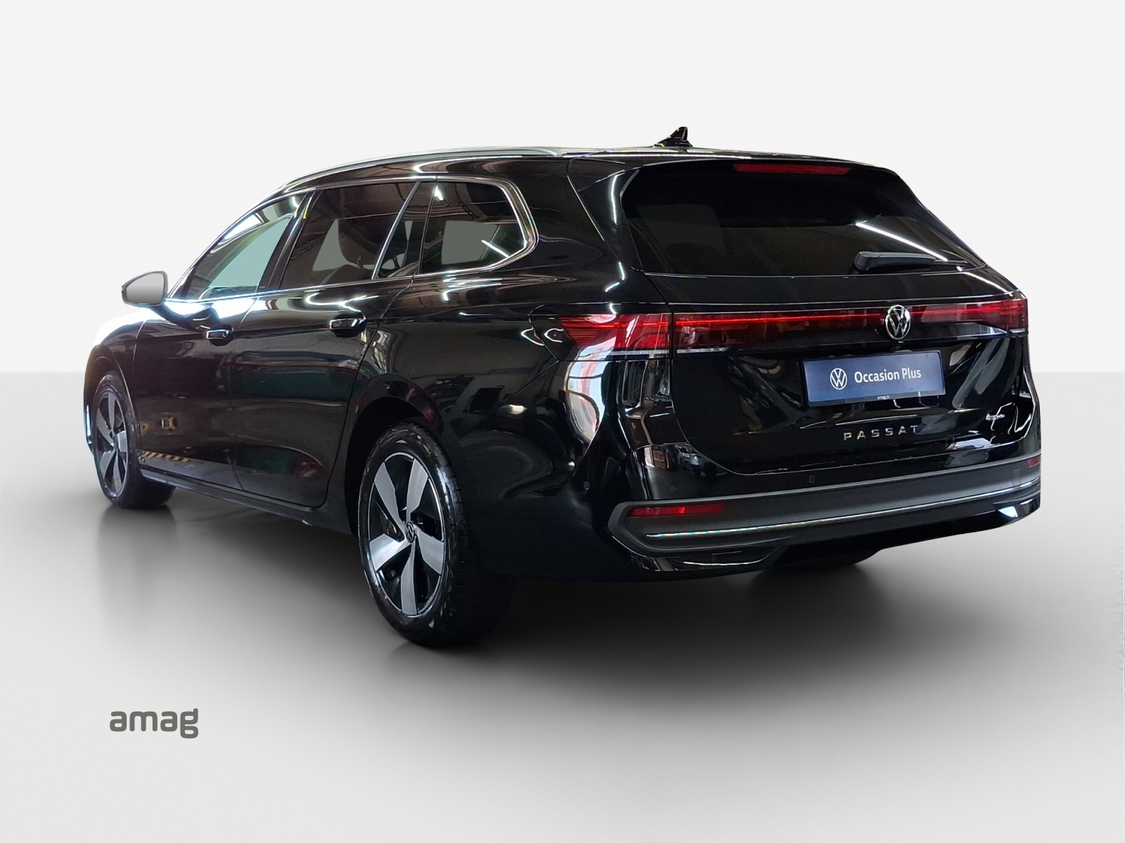 VW Passat Variant 2.0 TDI evo Business 4 Motion DSG-image-2
