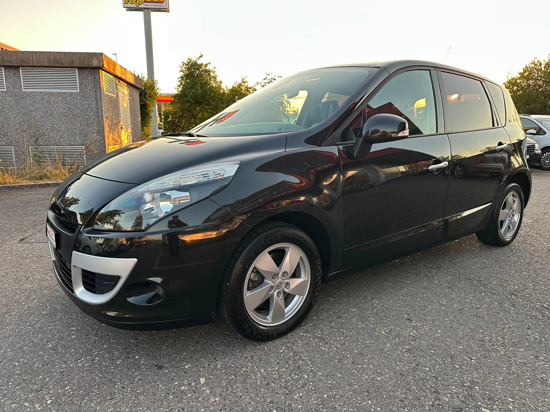 RENAULT Scénic 2.0 16V Privilège X-Tronic CVT-image-1