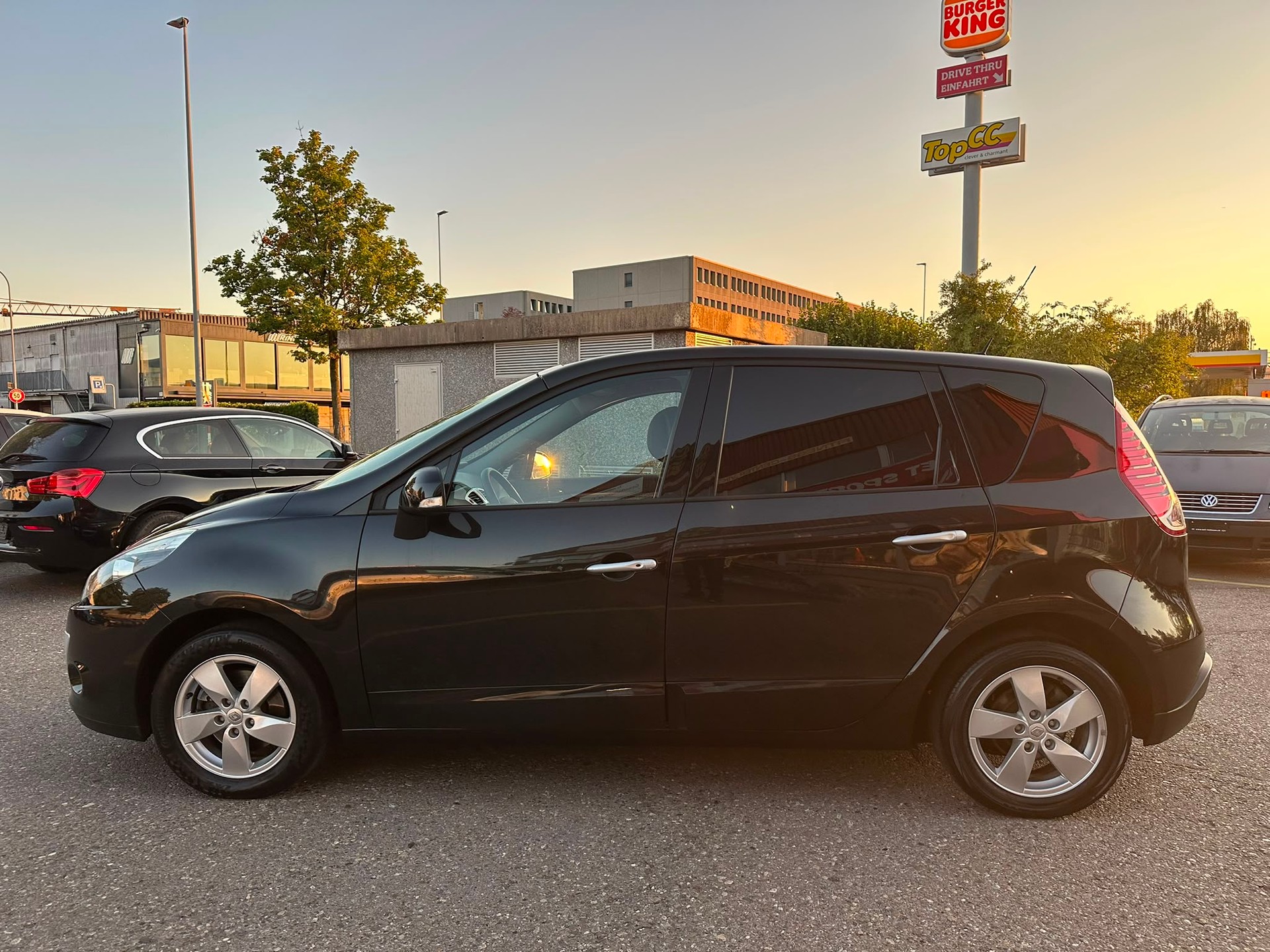 RENAULT Scénic 2.0 16V Privilège X-Tronic CVT-image-0