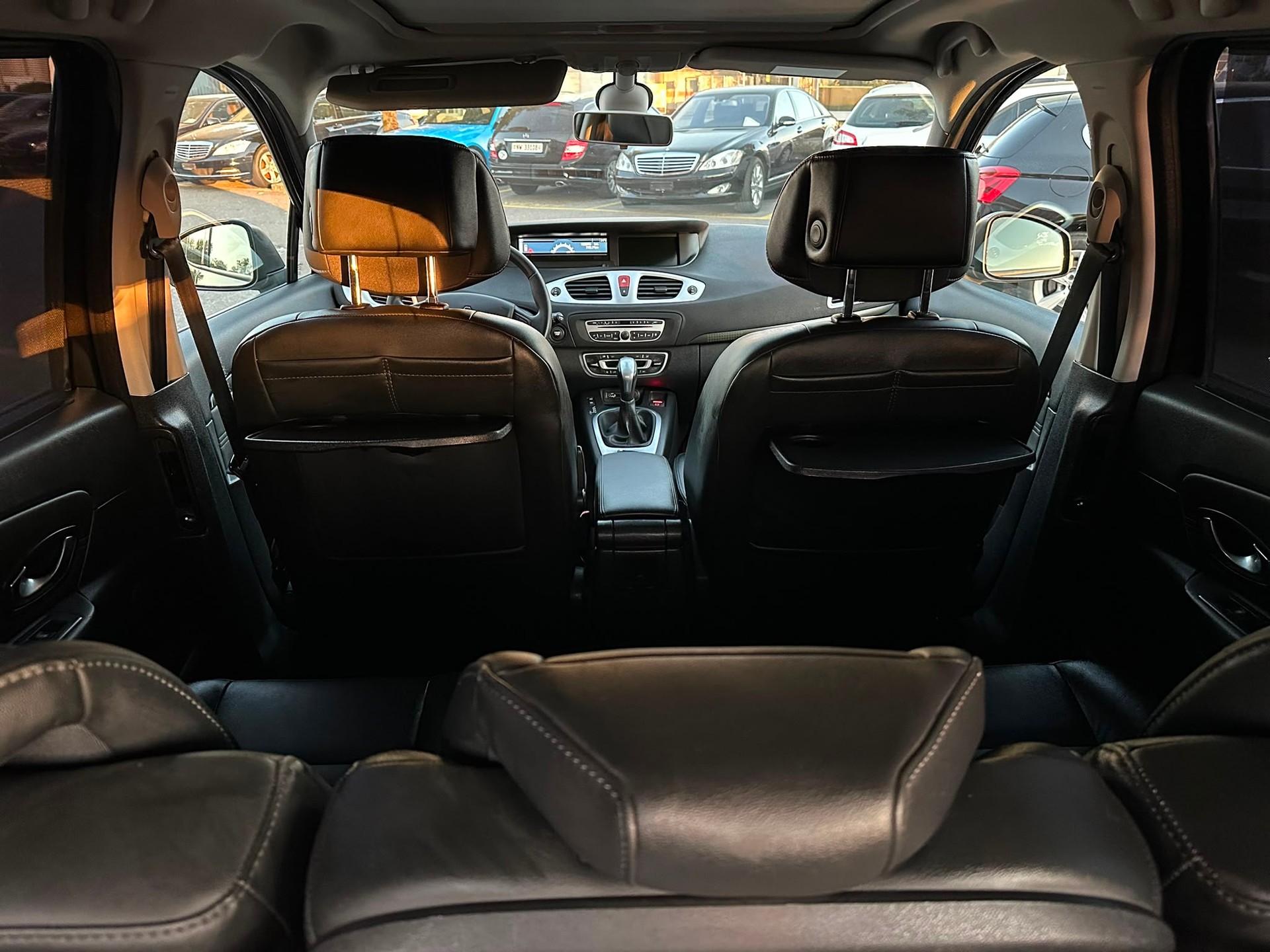 RENAULT Scénic 2.0 16V Privilège X-Tronic CVT-image-12