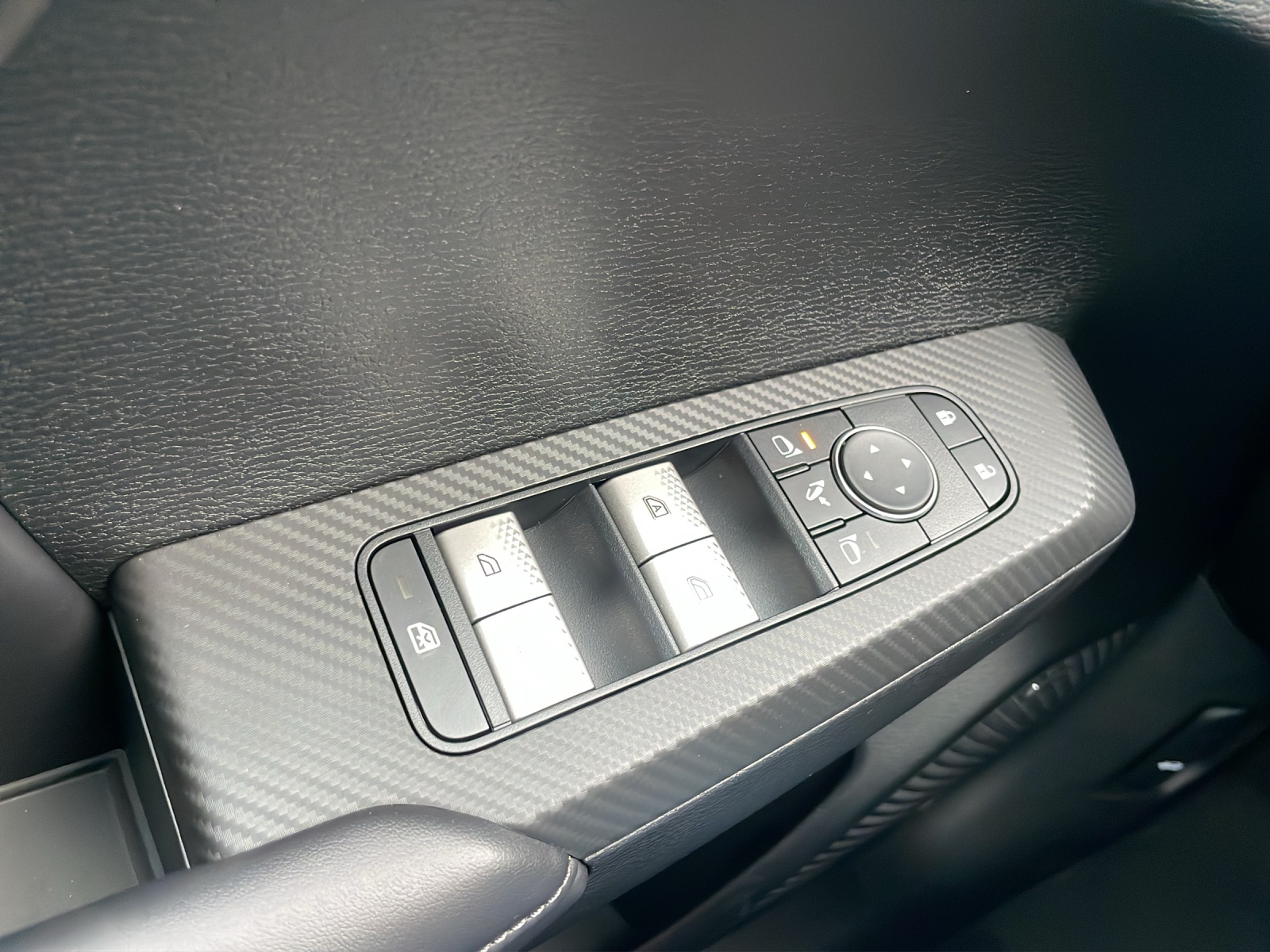 MITSUBISHI Outlander 2.4 PHEV Invite 4x4-image-10