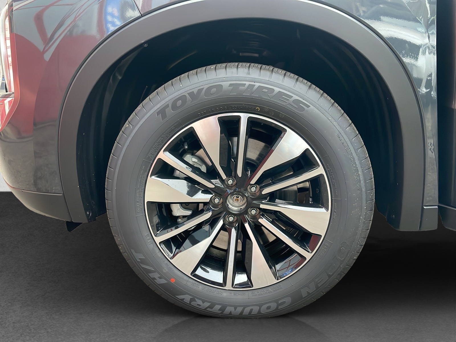 MITSUBISHI Outlander 2.4 PHEV Invite 4x4-image-13