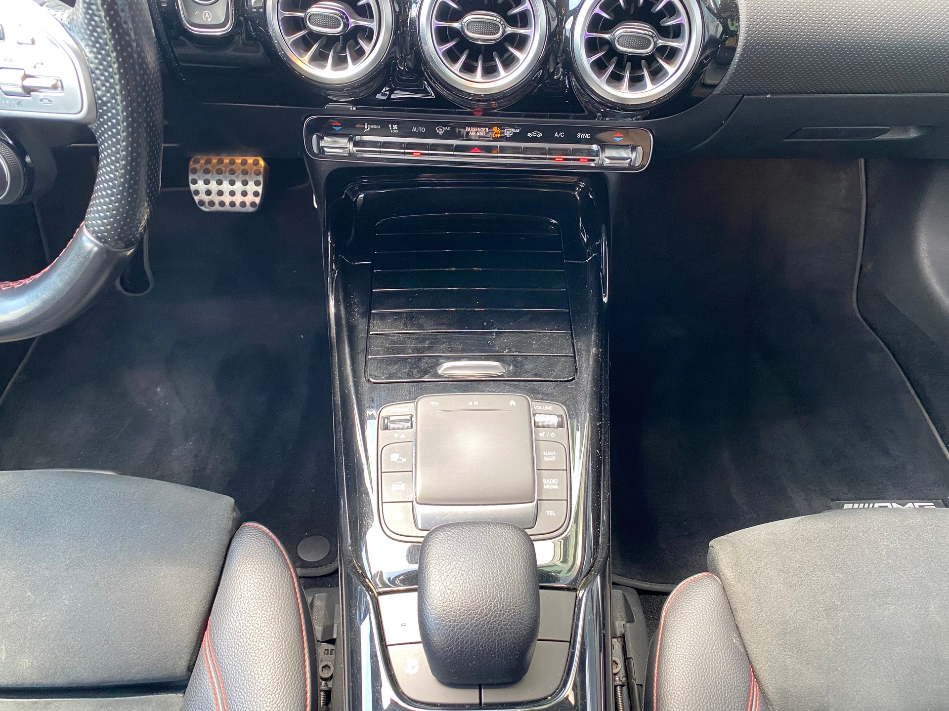 MERCEDES-BENZ CLA Shooting Brake 35 AMG 4Matic 7G-DCT-image-23
